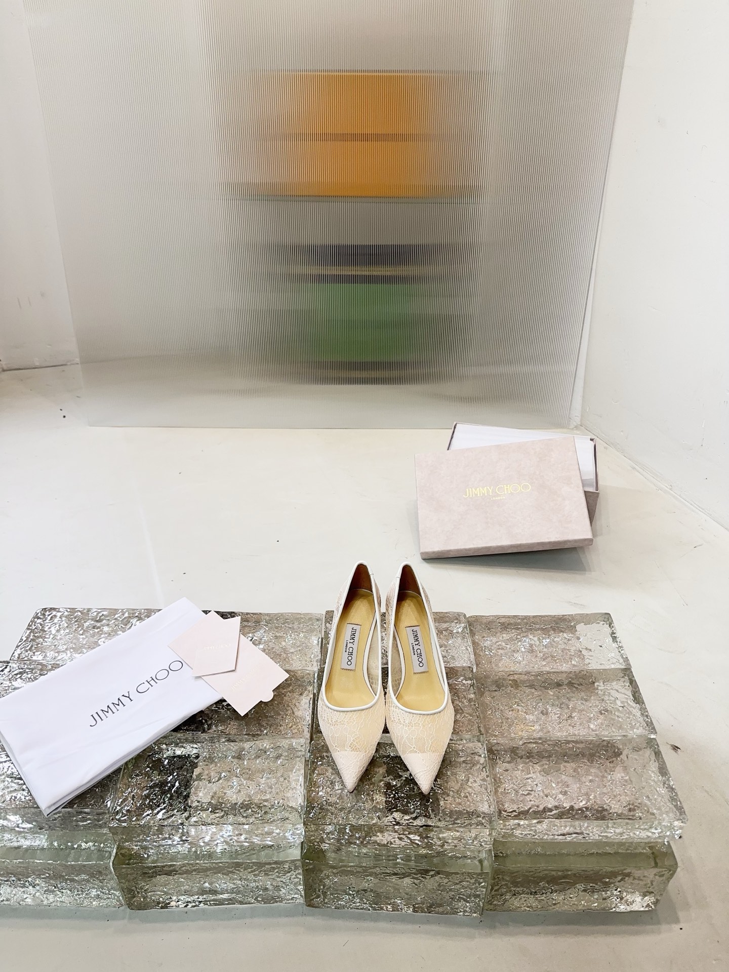 Escarpins JIMMY CHOO en mesh, bout pointu, décollété, mesh importé, cuir d'agneau cristal pleine fleur