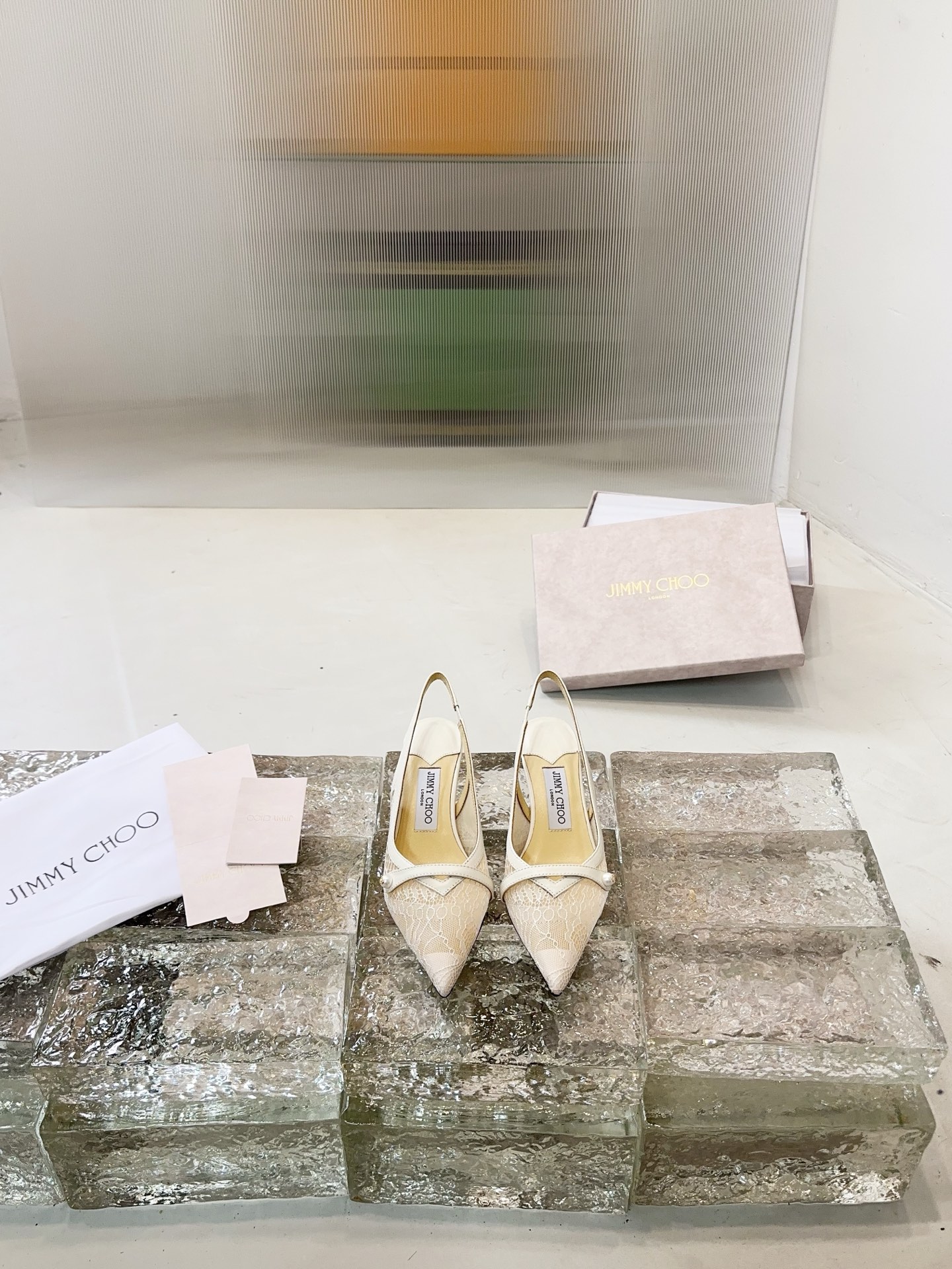 Escarpins JIMMY CHOO en mesh, bout pointu, décollété, mesh importé, cuir d'agneau cristal pleine fleur