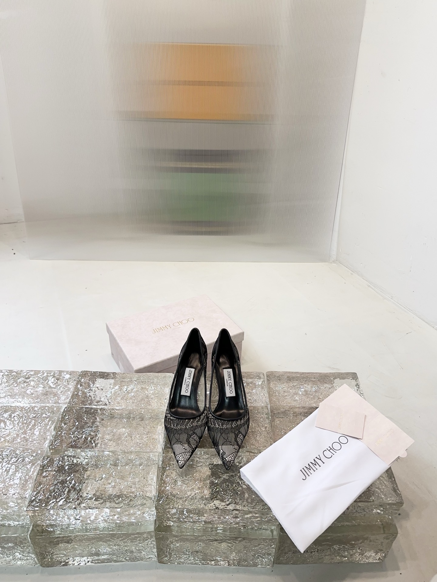 Escarpins JIMMY CHOO en mesh, bout pointu, décolletés, mesh importé, cuir d'agneau cristal pleine fleur