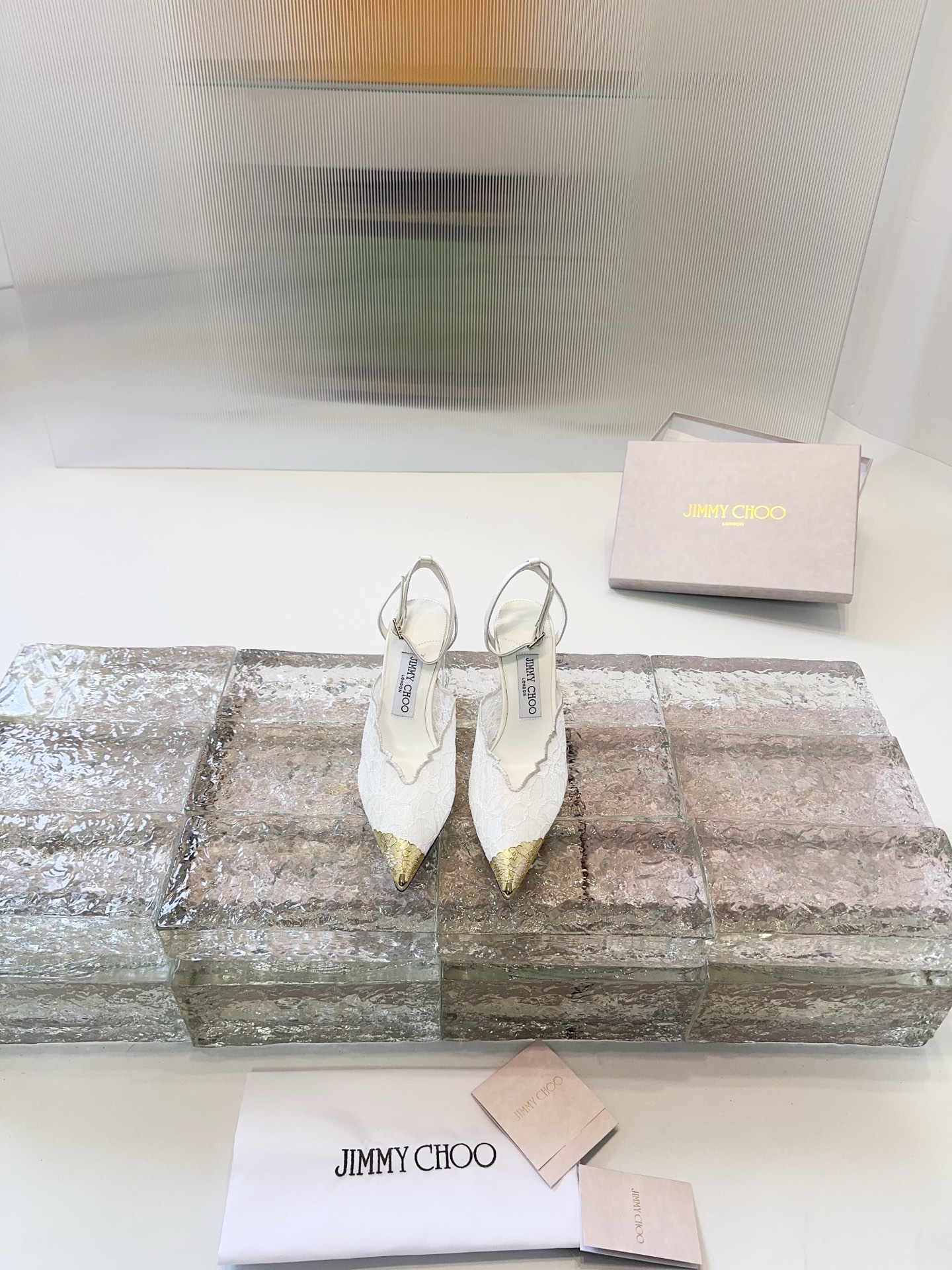 JIMMY CHOO Escarpins Sandales à talons Sandales à brides dans le dos Escarpins à bout pointu et découpe basse Brides en cristal + cuir de mouton importé Cuir de mouton grainé cristal