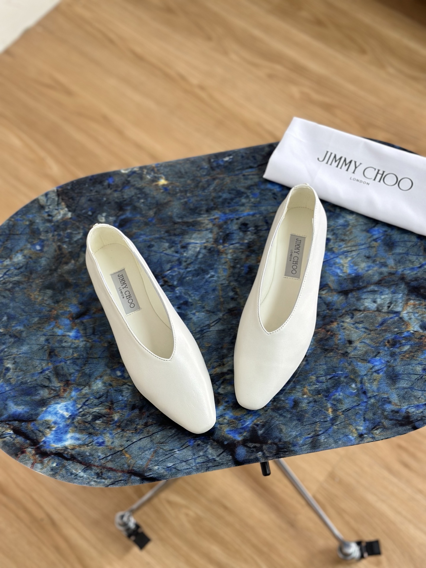 JIMMY CHOO パンプス ポインテッドトゥ 浅口パンプス クリスタルストラップ+輸入シープスキン フルグレインクリスタルシープスキン
