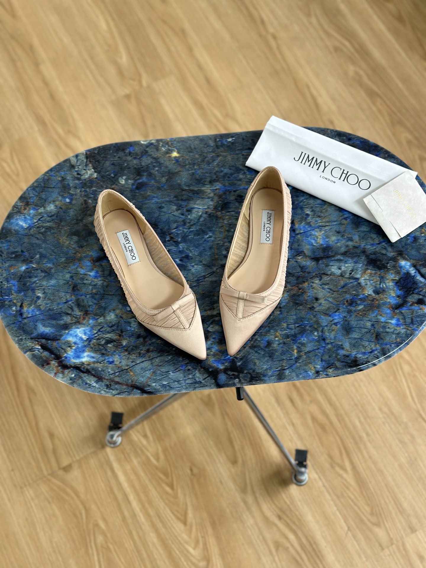 JIMMY CHOO 단화 뾰족코 낮은 굽 신발 크리스털 스트랩 + 수입 양가죽 풀그레인 크리스털 양가죽
