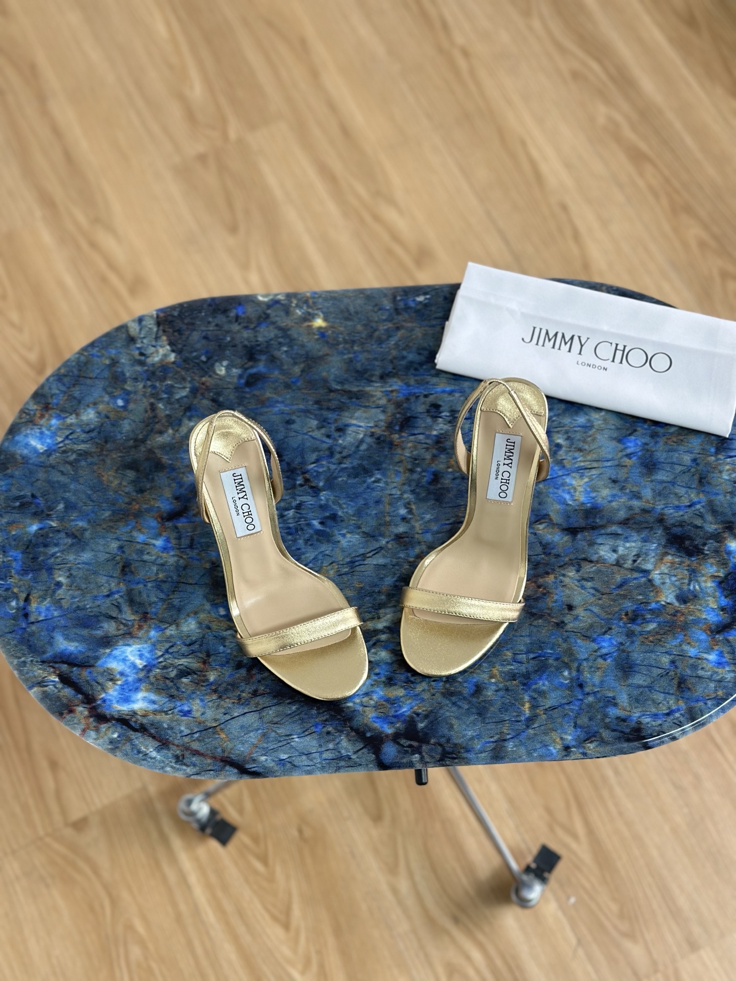JIMMY CHOO Escarpins Sandales à talons Sandales à brides dans le dos Escarpins à bout pointu et découpe basse Brides en cristal + cuir de mouton importé Cuir de mouton grainé et cristal