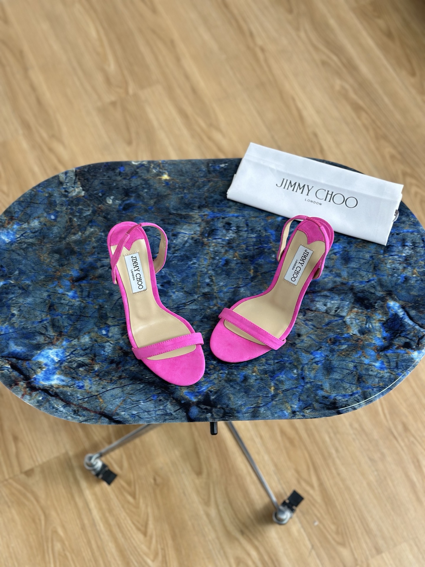 JIMMY CHOO Escarpins Sandales à talons Sandales à brides ouvertes à l'arrière Chaussures à bout pointu et décolleté Brides en cristal + cuir de mouton importé Cuir de mouton grainé et cristal