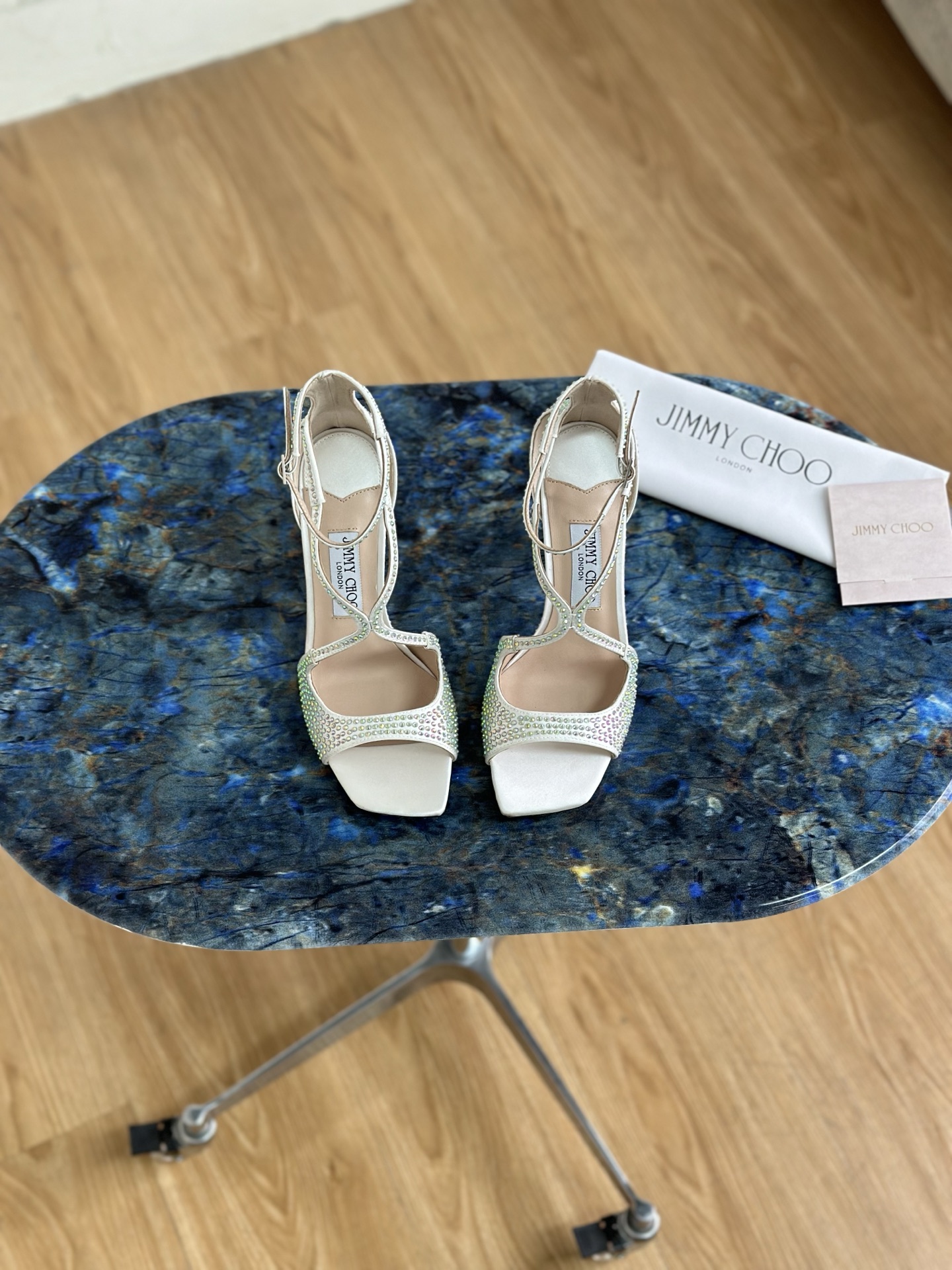 JIMMY CHOO Escarpins Sandales à talons Sandales à brides ouvertes à l'arrière Chaussures à bout pointu et décolleté Brides en cristal + cuir de mouton importé Cuir de mouton pleine fleur à cristaux