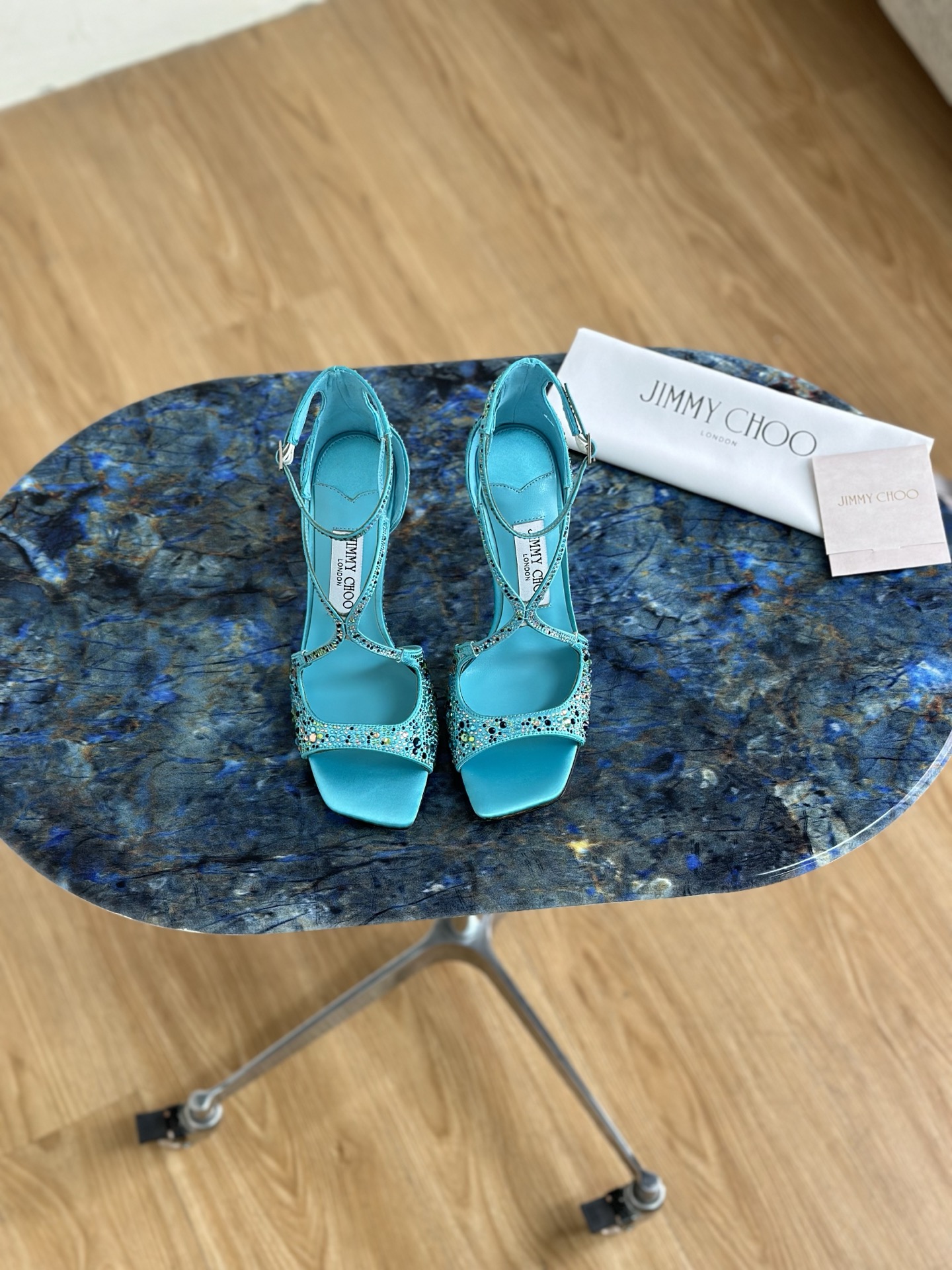 JIMMY CHOO Escarpins Sandales à talons Sandales à brides ouvertes à l'arrière Chaussures à bout pointu à enfiler Brides en cristal + cuir de mouton importé Cuir de mouton grainé cristal
