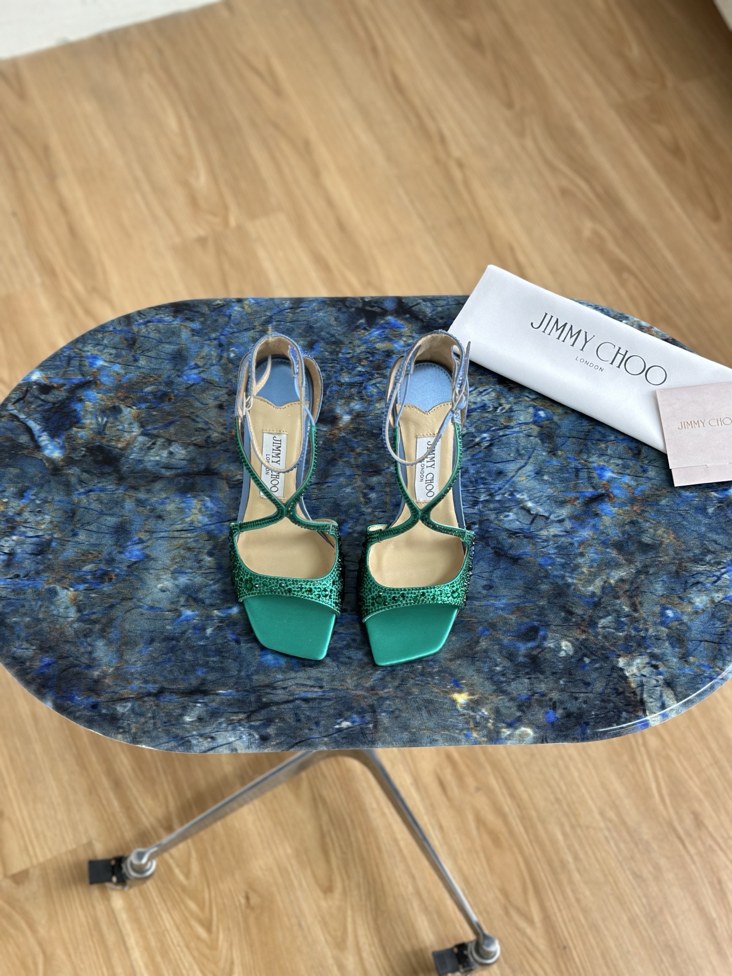 JIMMY CHOO Escarpins Sandales à talons Sandales à brides arrière Bout pointu et décolleté Brides en cristal + cuir de mouton importé Cuir de mouton grainé et cristal