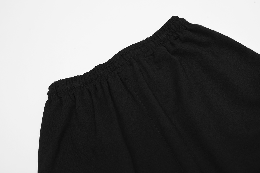 GTR#605 Adidas Striped Shorts: Functional, Stylish, Comfortable in Various Sizes - 图片 9