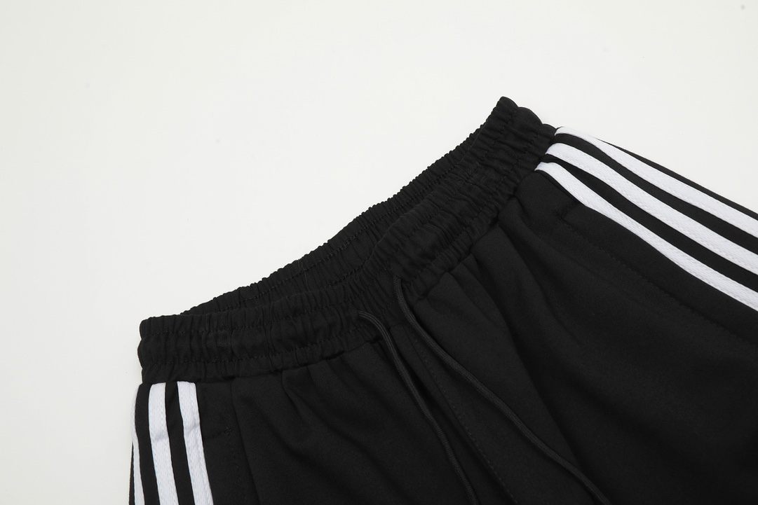 GTR#605 Adidas Striped Shorts: Functional, Stylish, Comfortable in Various Sizes - 图片 7