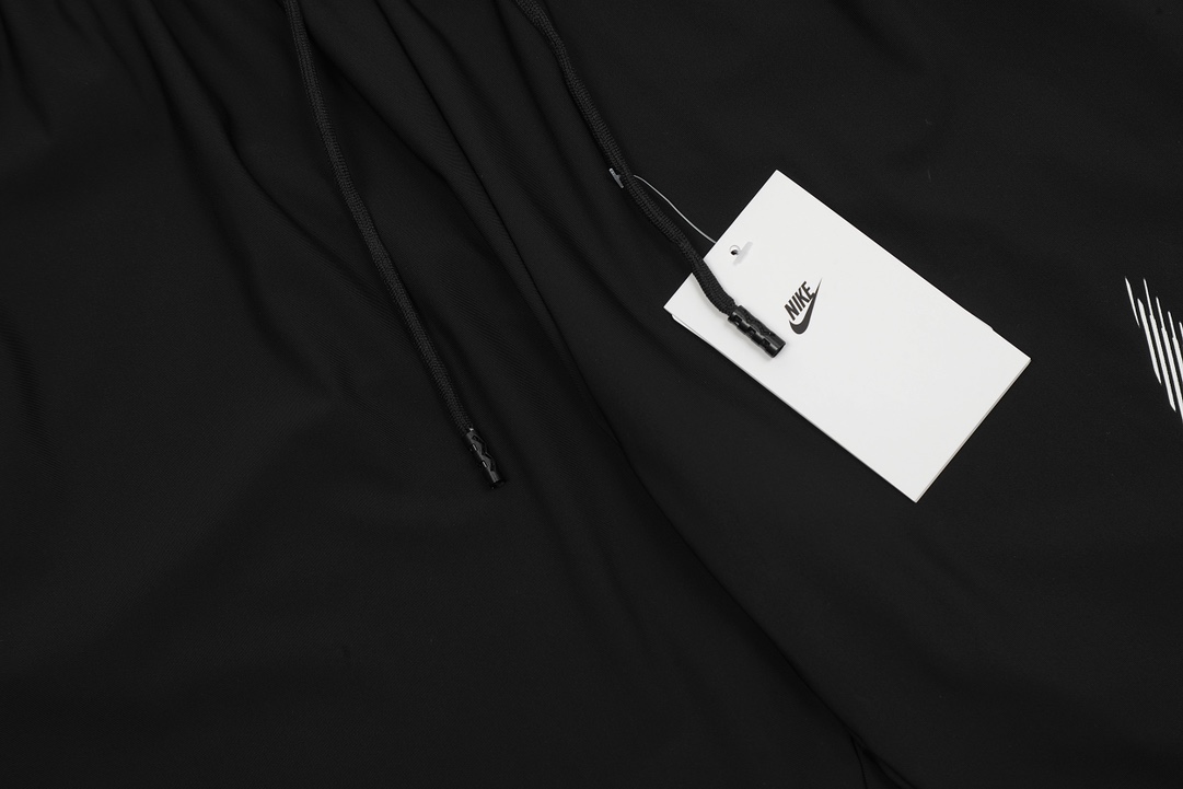 Nike Men’s Summer Running Shorts: High-End Custom Design with Classic Logo. - 图片 5