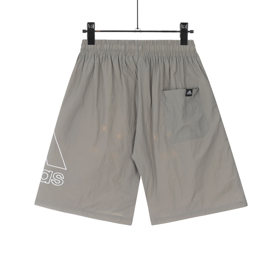 Adidas Summer 2022 Collection: Comfortable, Stylish Knitted Shorts with Embroidered Logo - 图片 3