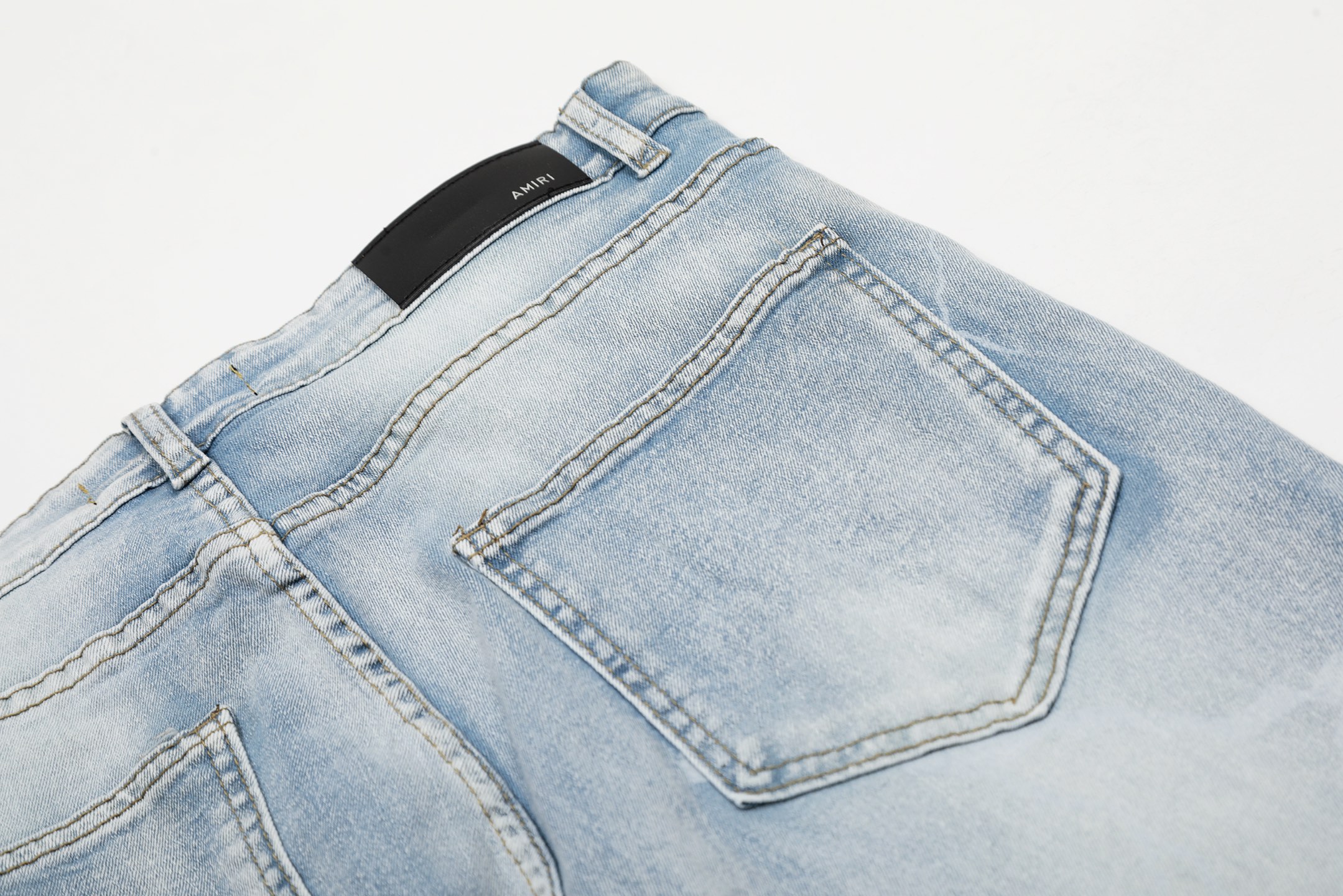 AMIRI Embroidered Jeans and Pants: Soft, Comfortable, Hand-Coded Custom Logo Buttons - 图片 9