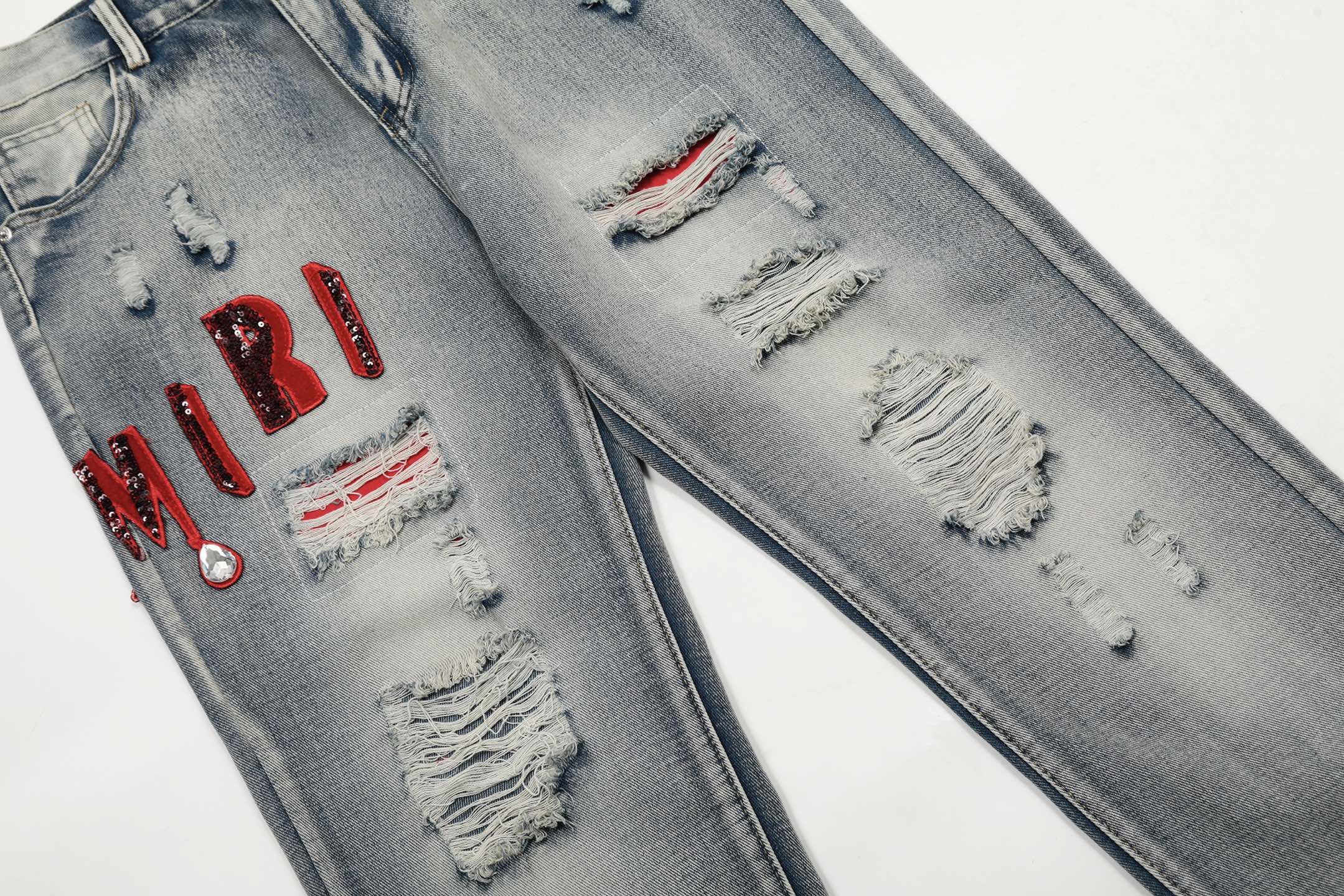 AMIRI Embroidered Jeans and Pants: Soft, Comfortable Tailored Denim with Custom Logo Buttons - 图片 9
