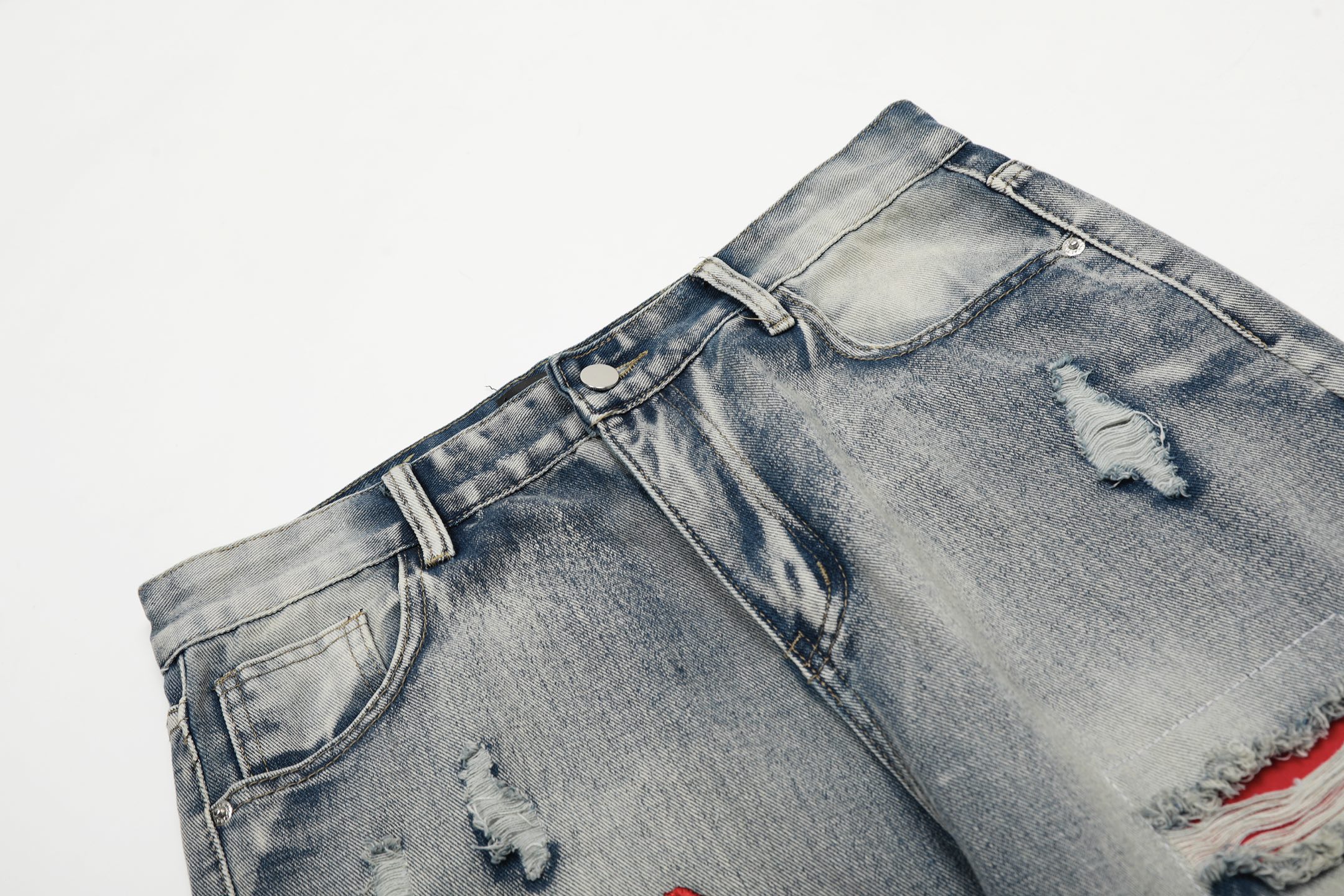 AMIRI Embroidered Jeans and Pants: Soft, Comfortable Tailored Denim with Custom Logo Buttons - 图片 4
