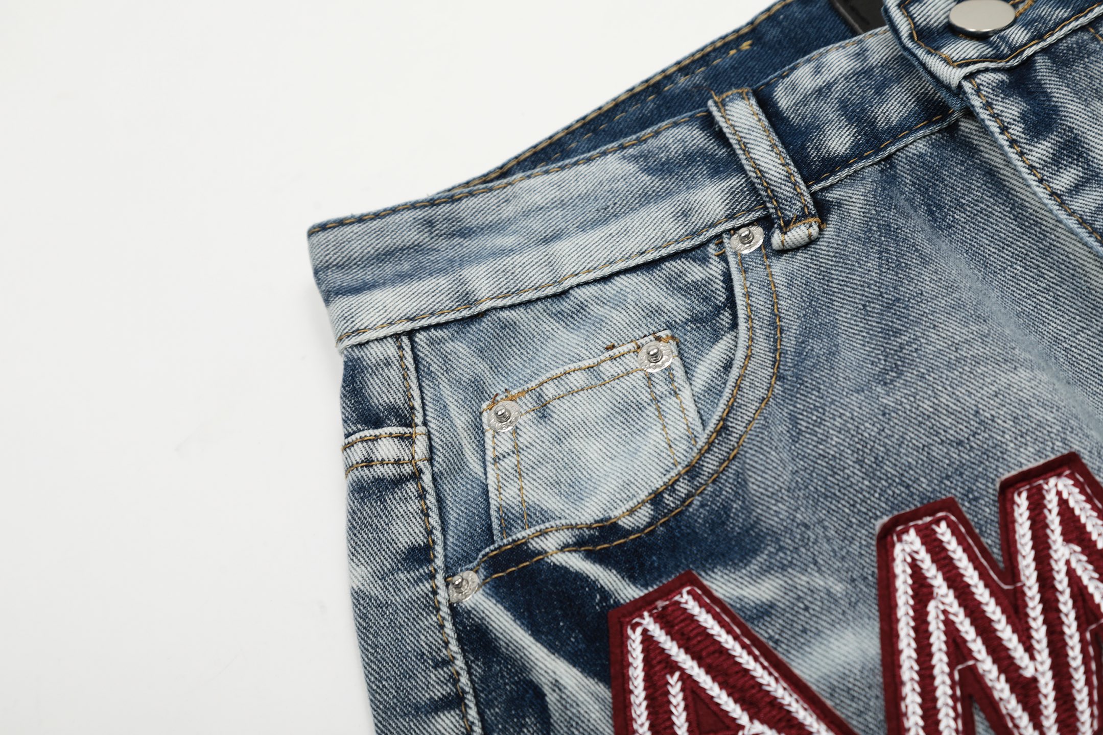 Trendy AMIRI Embroidered Jeans and Pants in Picture Color, Sizes 30-36 - 图片 5