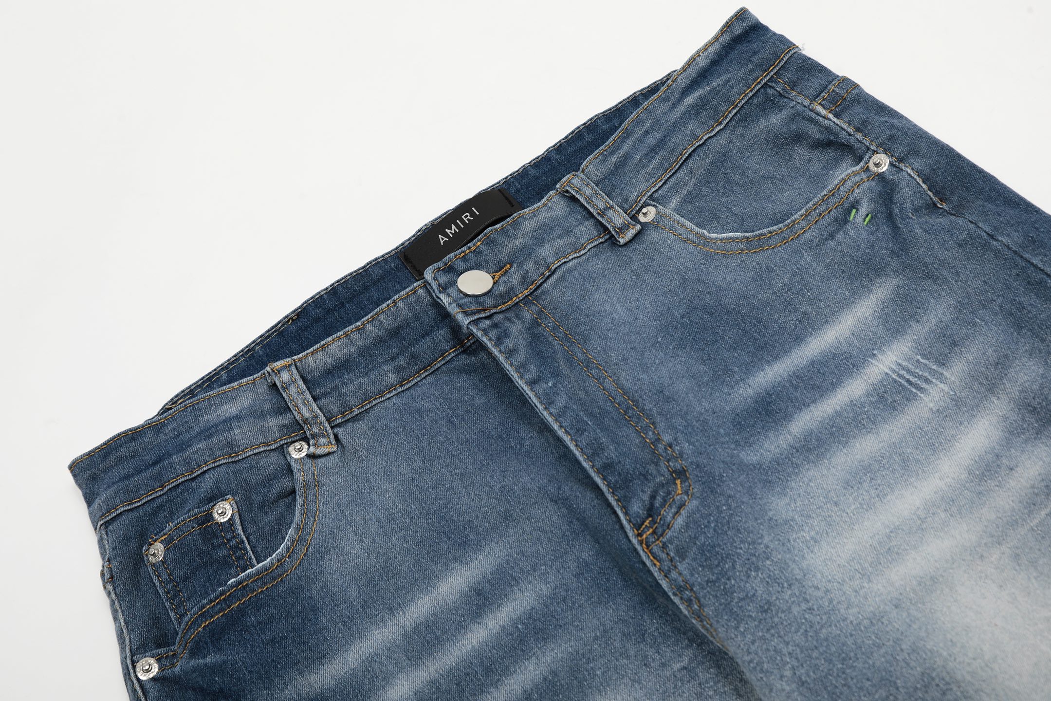 “AMIRI Embroidered Jeans: Soft, Comfortable Tailored Pants in Picture Color (Sizes 30-36)” - 图片 4