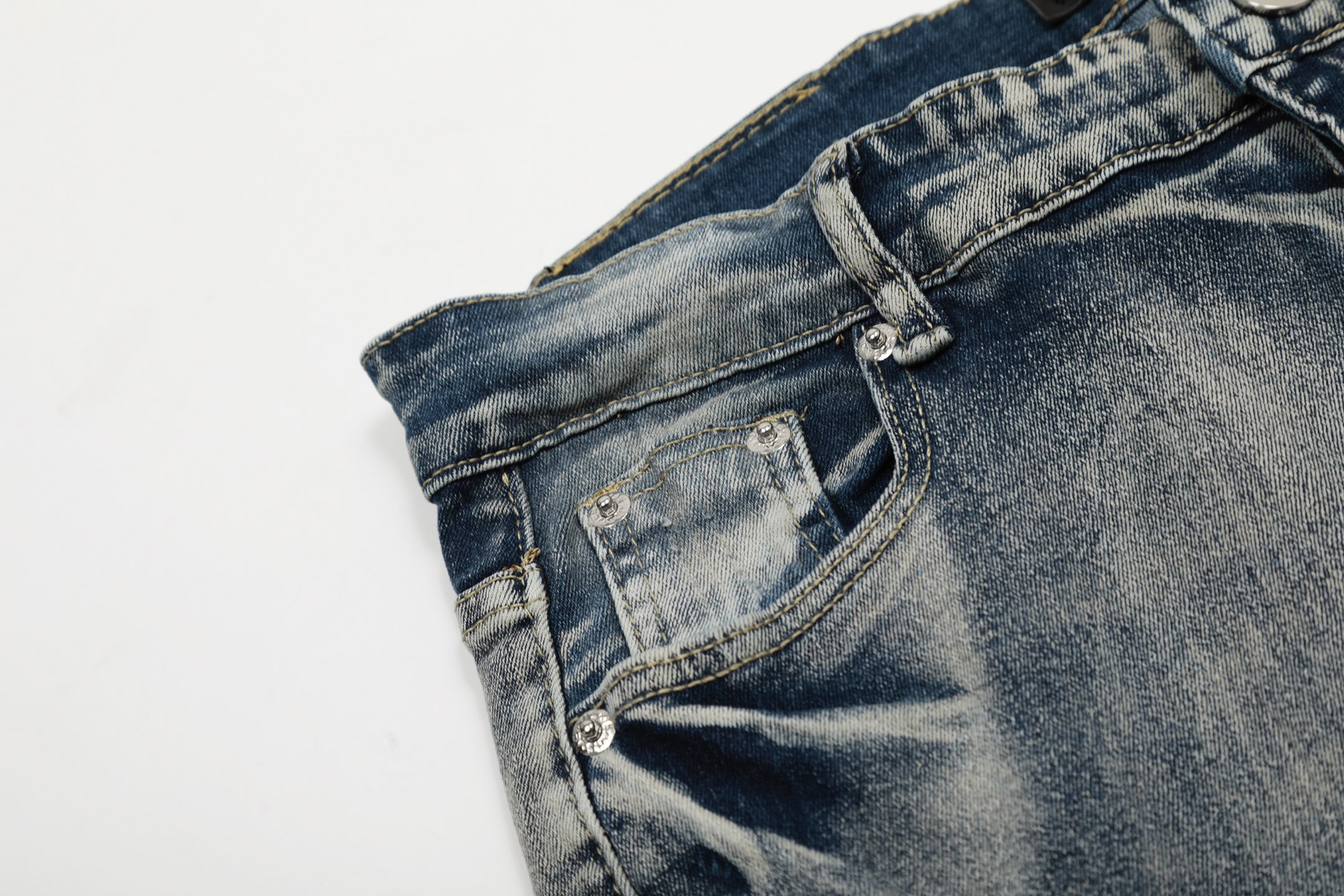 Amiri Clothing: High Street Fashion with Unique American Style and Quality Jeans - 图片 5