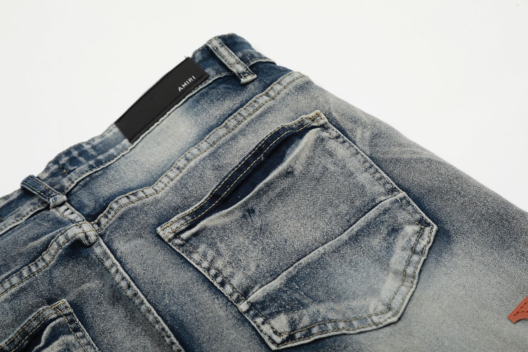 Amiri Clothing: High Street Fashion with Unique American Style and Quality Jeans - 图片 8