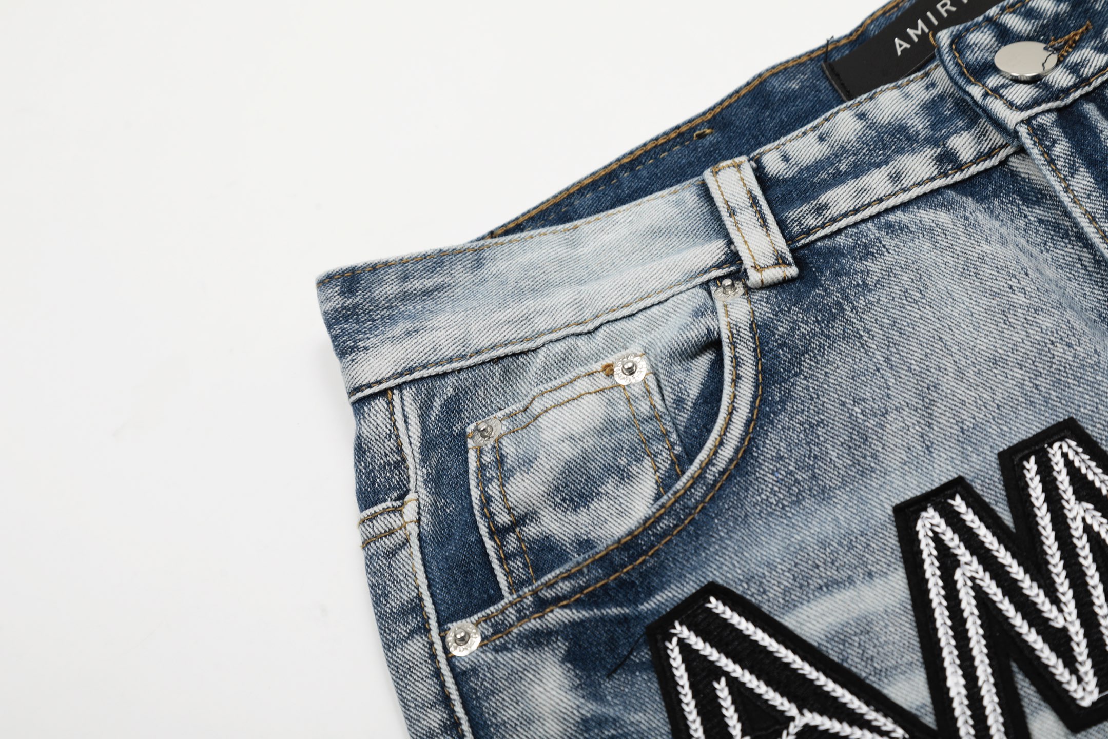 “Premium AMIRI Embroidered Jeans and Pants in Various Sizes and Colors” - 图片 5
