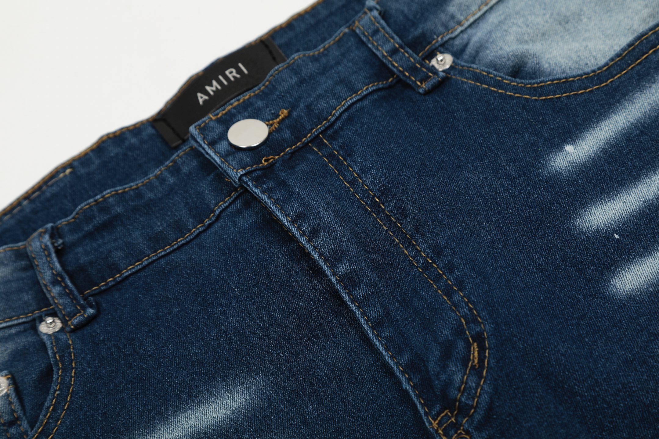 Amiri Fashion Brand Overview: Quality Jeans and Street Style for Fashion Players - 图片 6