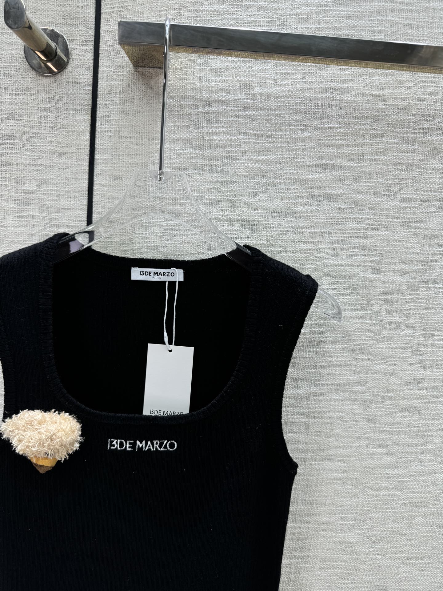 New 2024 Spring & Summer Women’s Clothes: High Quality Prototype Series with U-collar & Cube Bears - 图片 2