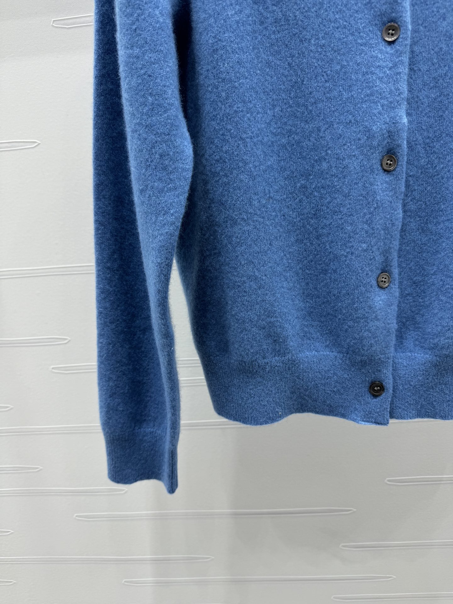 “2024 New Series: High-Quality Women’s Suit with Monolithic Design and Badge Logo Embroidery” - 图片 5