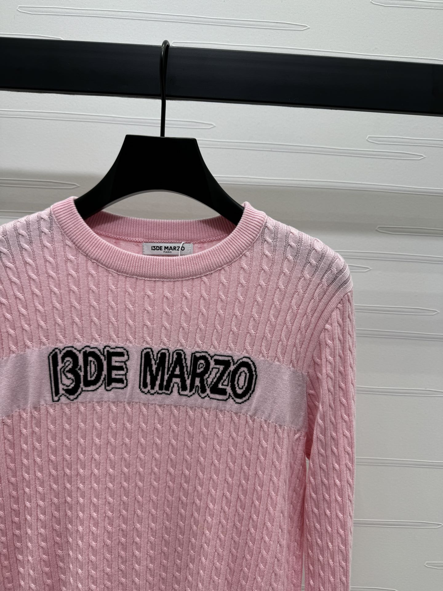 High-Quality Women’s Clothes Featuring Letter Logo Sweater for Fall/Winter 2024 - 图片 2