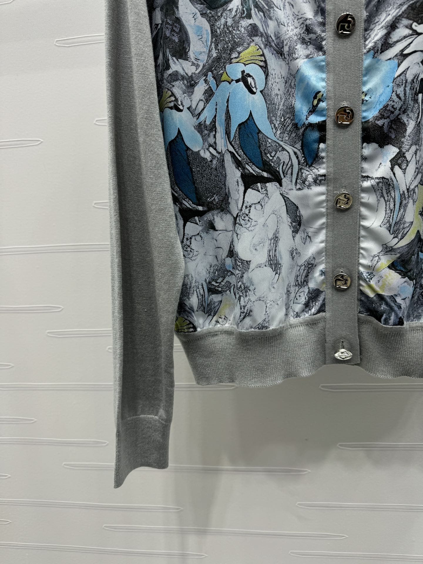 2024 Autumn Winter Women’s Clothes: High-Quality Top by Tory BURC - 图片 5