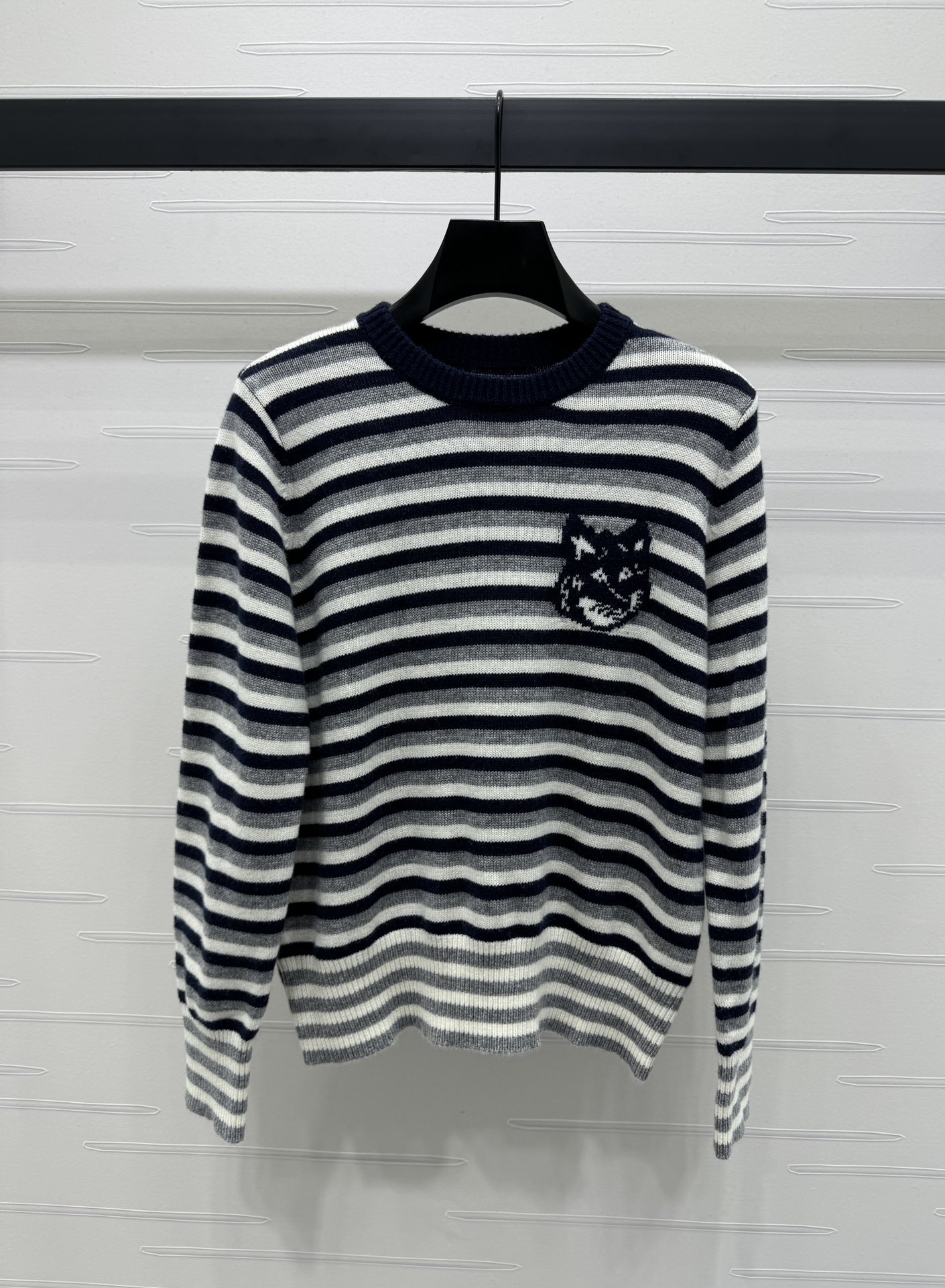“High Quality Women’s Kenzo Sweater: Imported Wool, Perfect Job Quality, S-M-L Sizes” - 图片 1