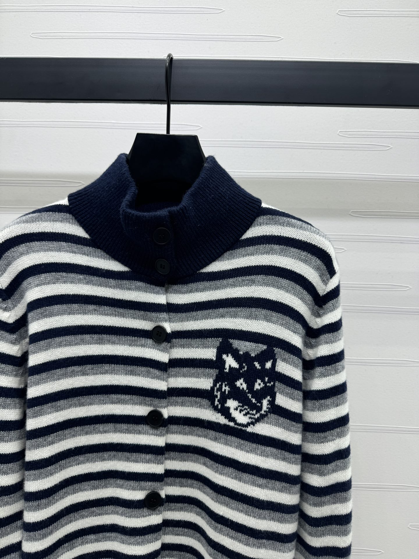 High-Quality Women’s Clothes: KENZO’s Striped Wool Knit Sweater, Stylish and Handsome Classic - 图片 2