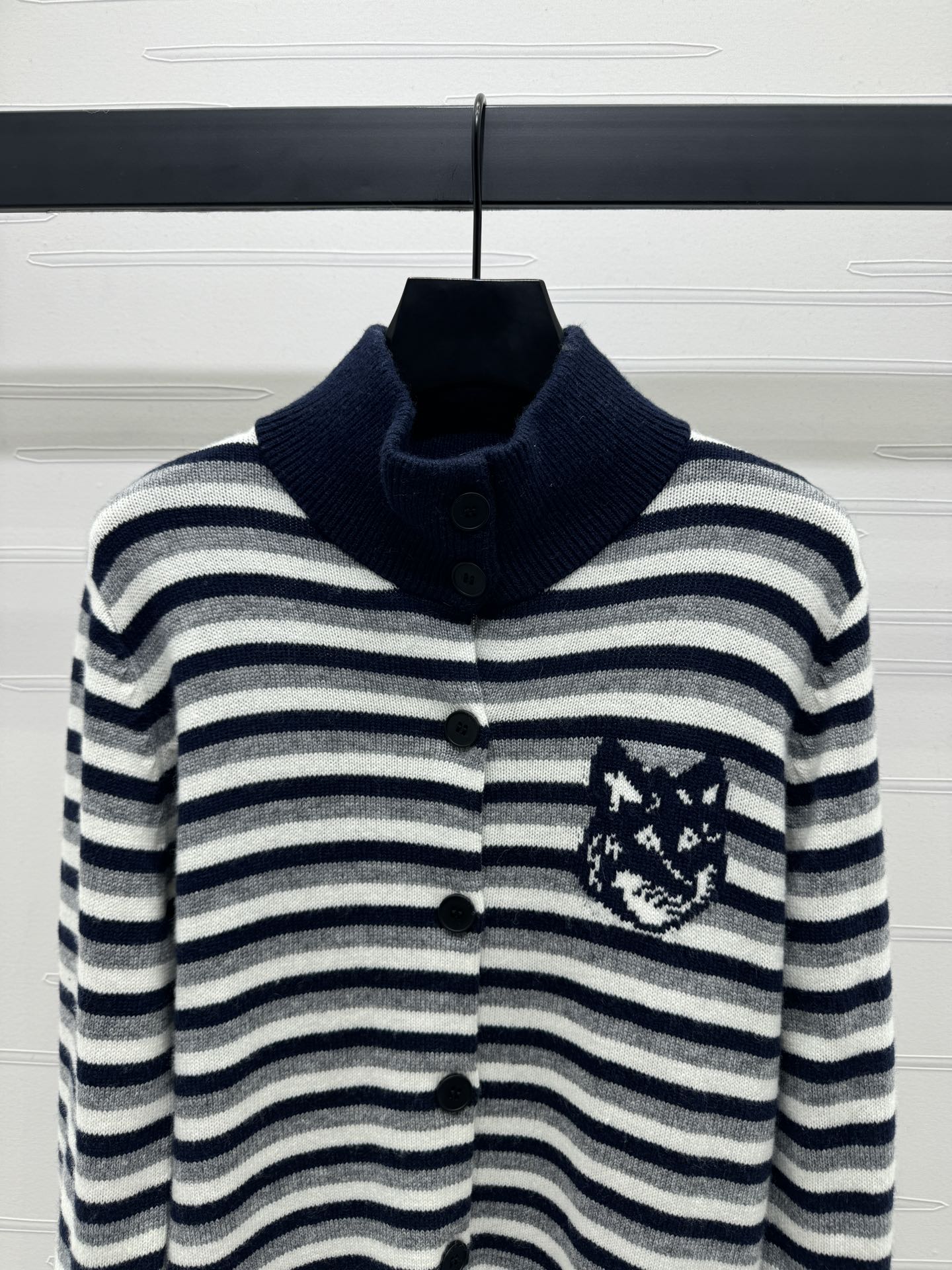 High-Quality Women’s Clothes: KENZO’s Striped Wool Knit Sweater, Stylish and Handsome Classic - 图片 4