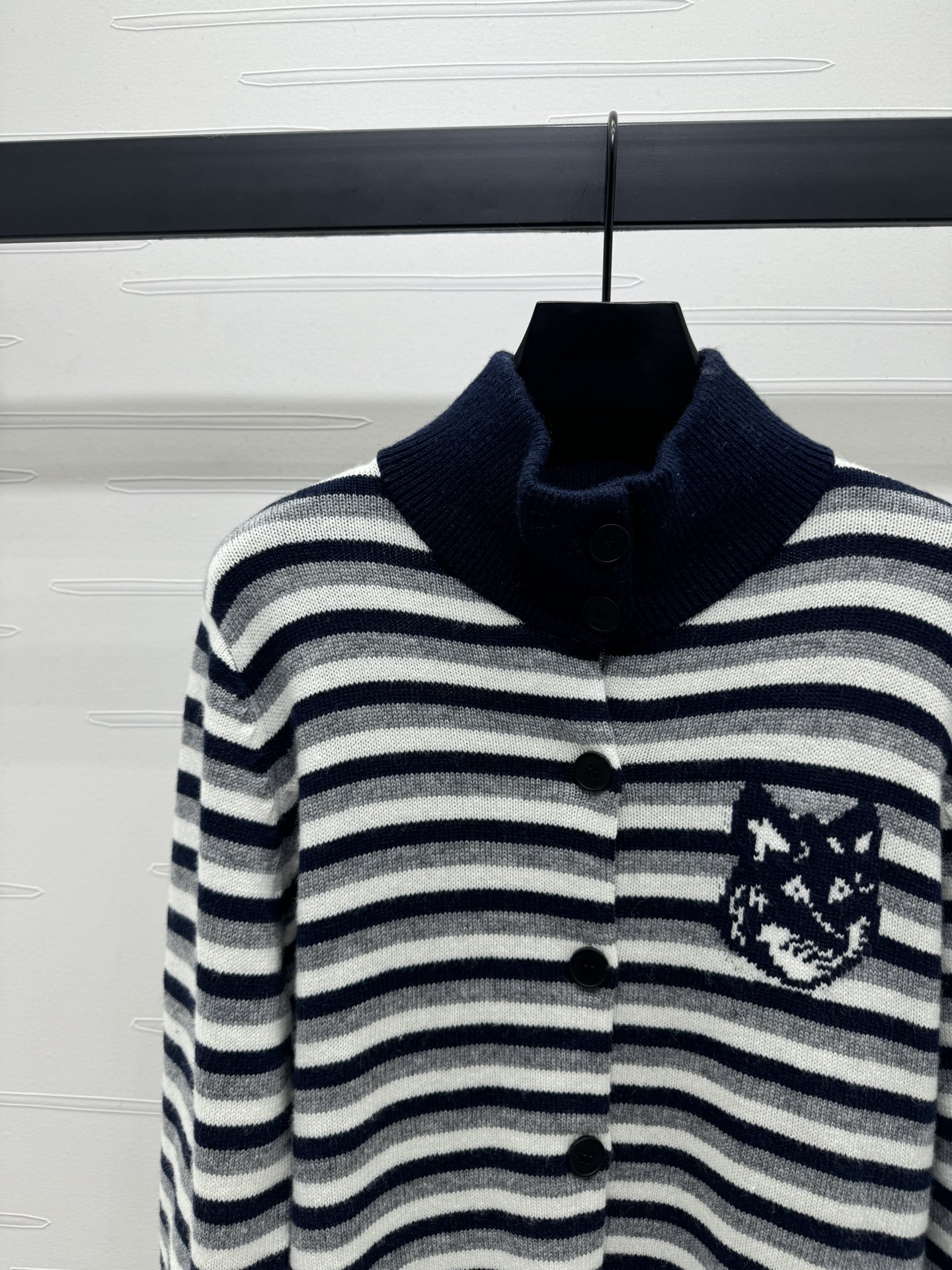 High-Quality Women’s Clothes: KENZO’s Striped Wool Knit Sweater, Stylish and Handsome Classic - 图片 3