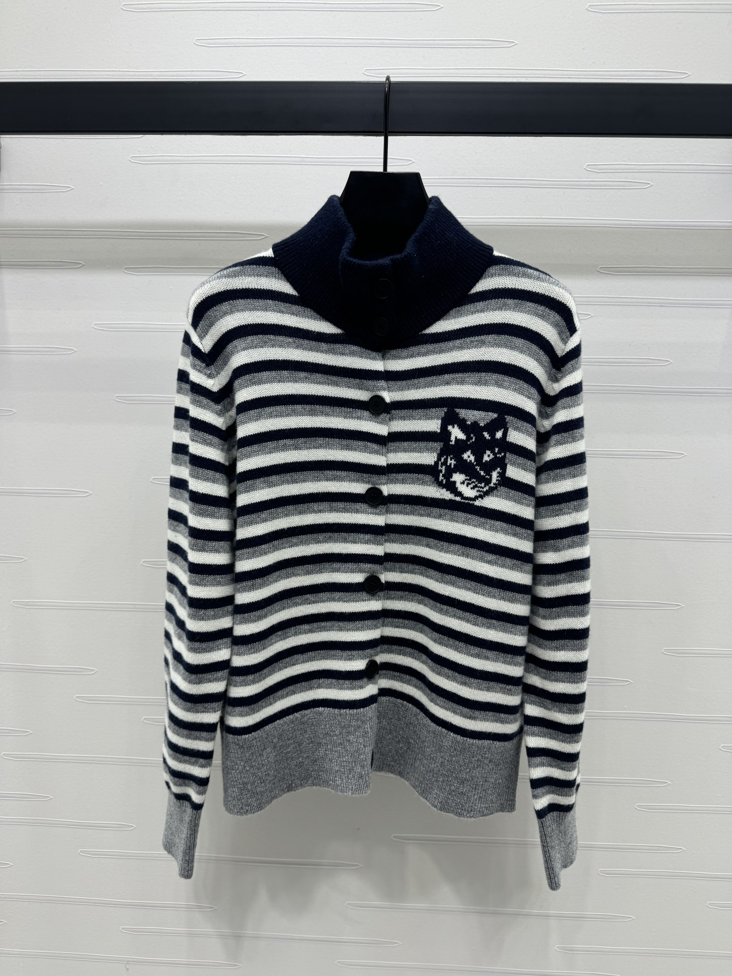 High-Quality Women’s Clothes: KENZO’s Striped Wool Knit Sweater, Stylish and Handsome Classic