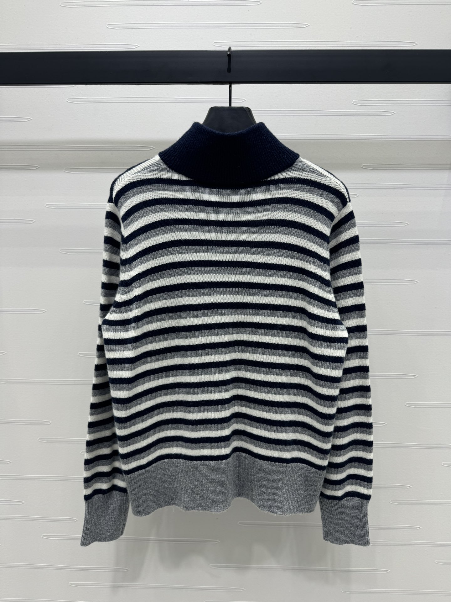 High-Quality Women’s Clothes: KENZO’s Striped Wool Knit Sweater, Stylish and Handsome Classic - 图片 7