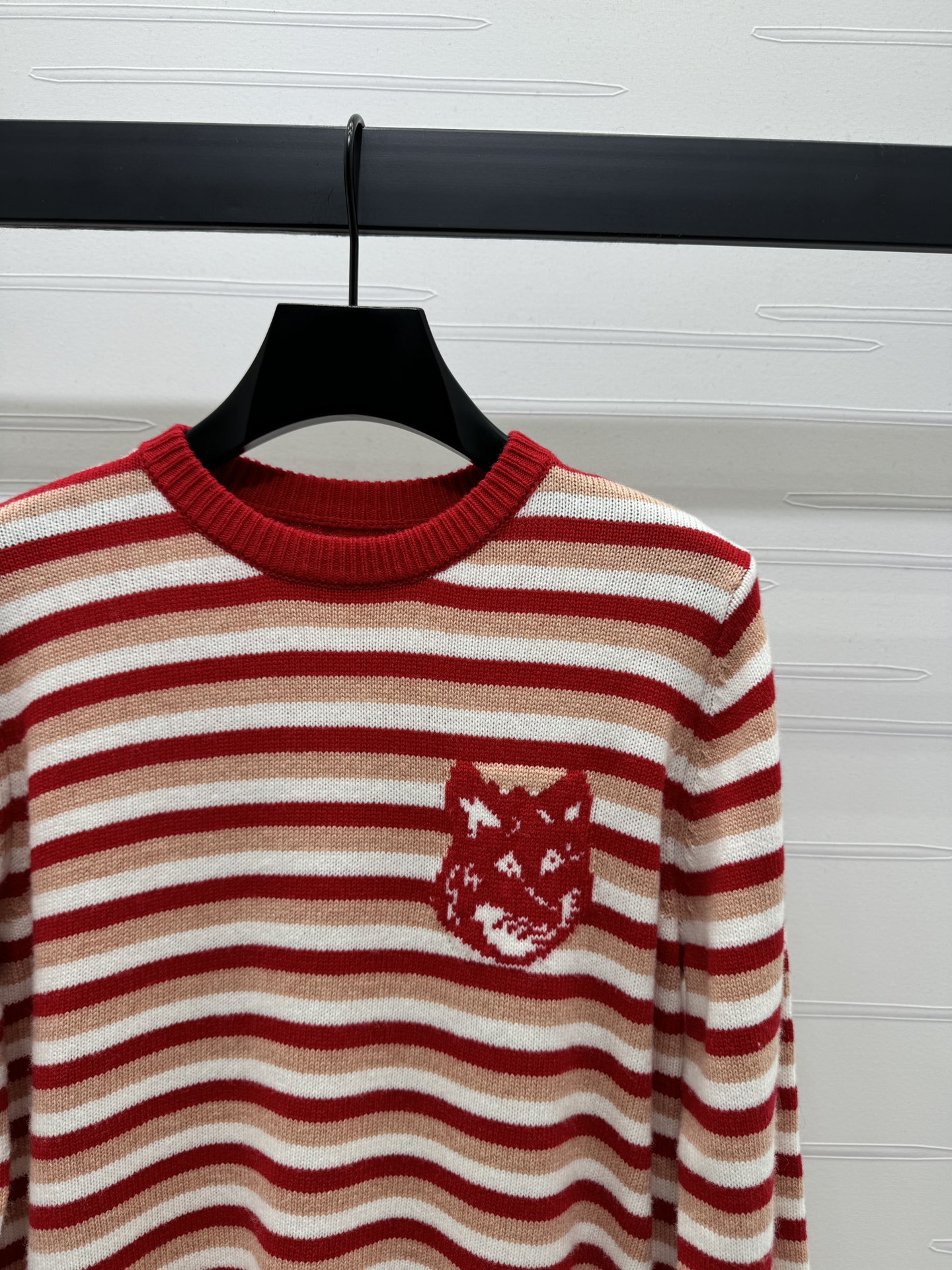 “High-Quality Kenzo Women’s Sweater: Imported Wool, Stylish and Classic Design” - 图片 2