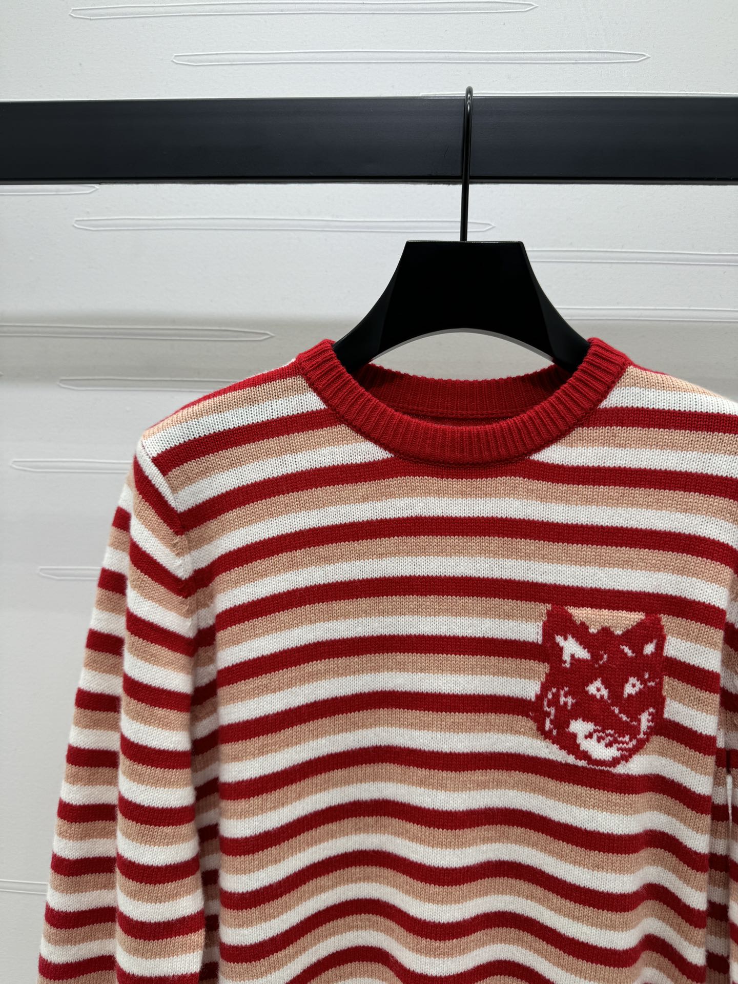 “High-Quality Kenzo Women’s Sweater: Imported Wool, Stylish and Classic Design” - 图片 3