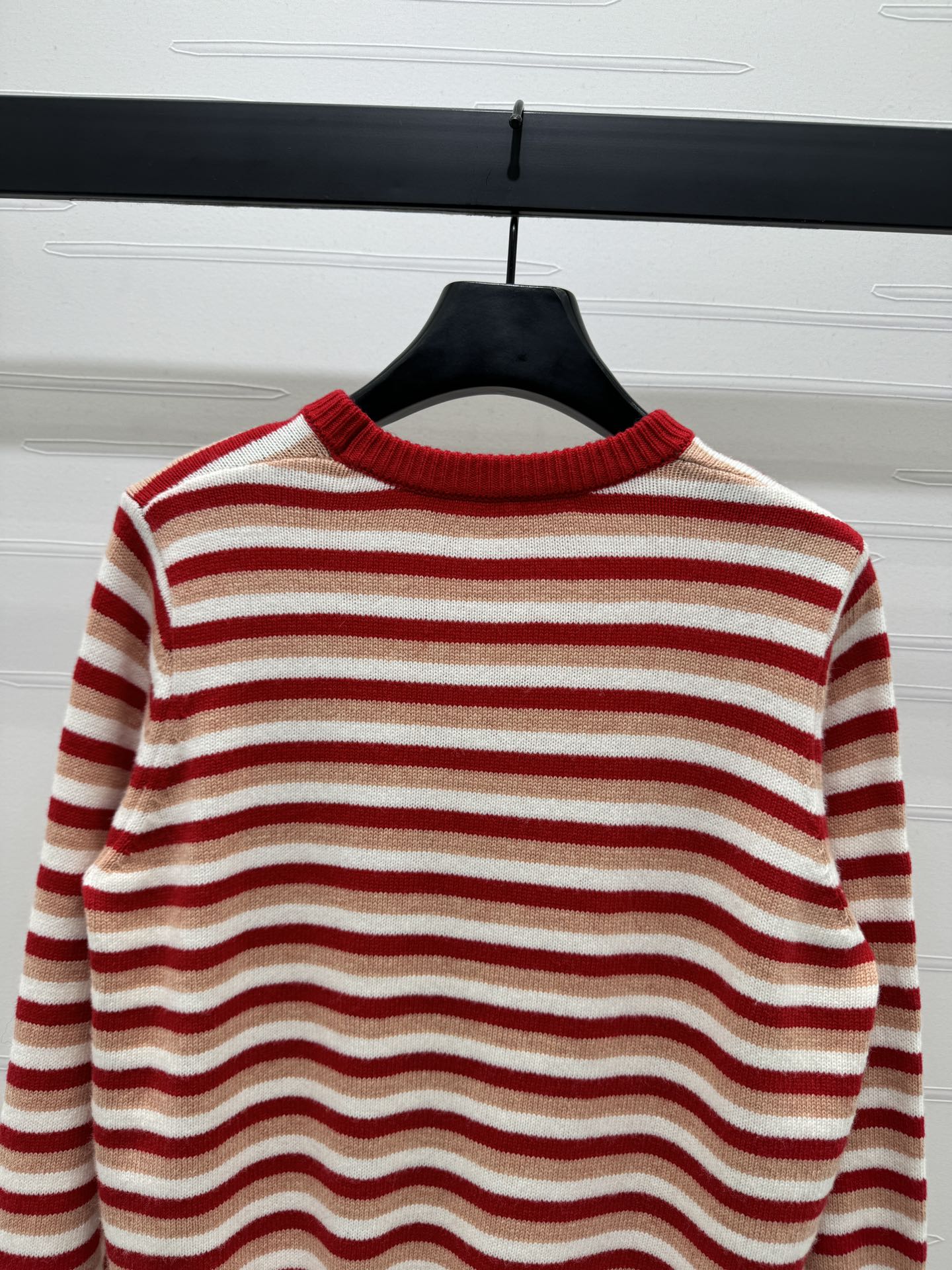 “High-Quality Kenzo Women’s Sweater: Imported Wool, Stylish and Classic Design” - 图片 7
