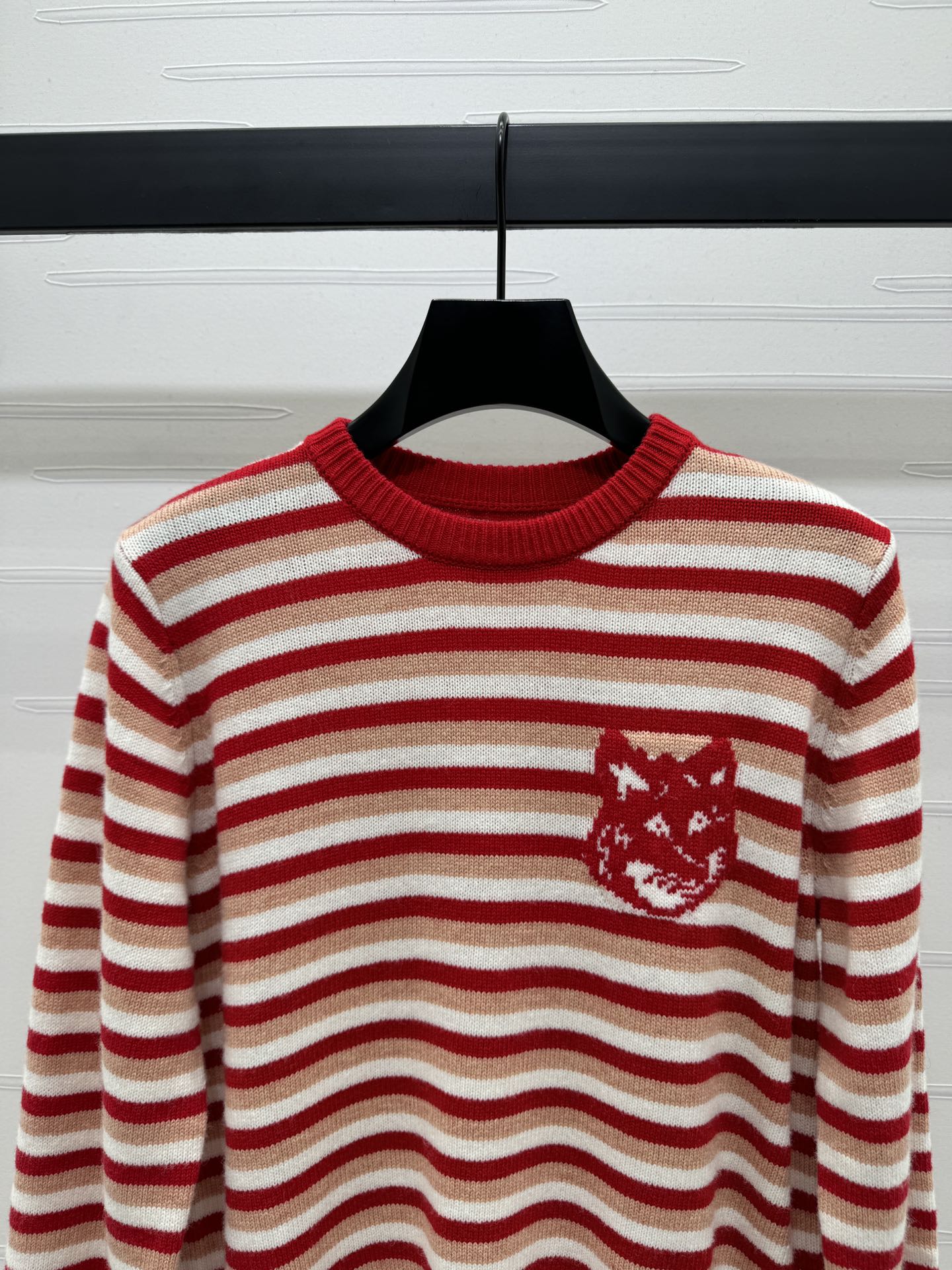 “High-Quality Kenzo Women’s Sweater: Imported Wool, Stylish and Classic Design” - 图片 4