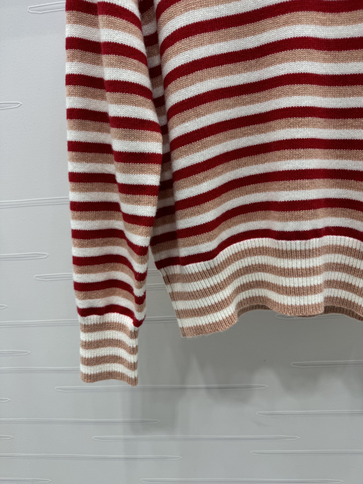 “High-Quality Kenzo Women’s Sweater: Imported Wool, Stylish and Classic Design” - 图片 5