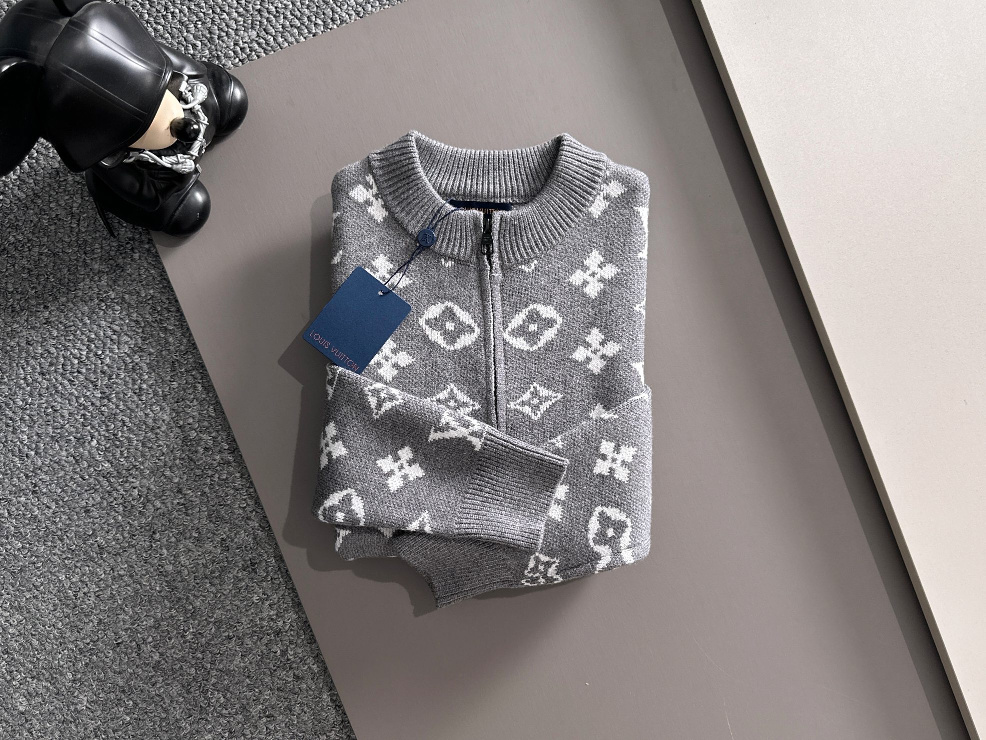 gucci 2025秋冬新款拉链开衫羊毛毛衣 高品质意大利进口羊毛混纺面料，高密度针织，时尚百搭毛衣，帅