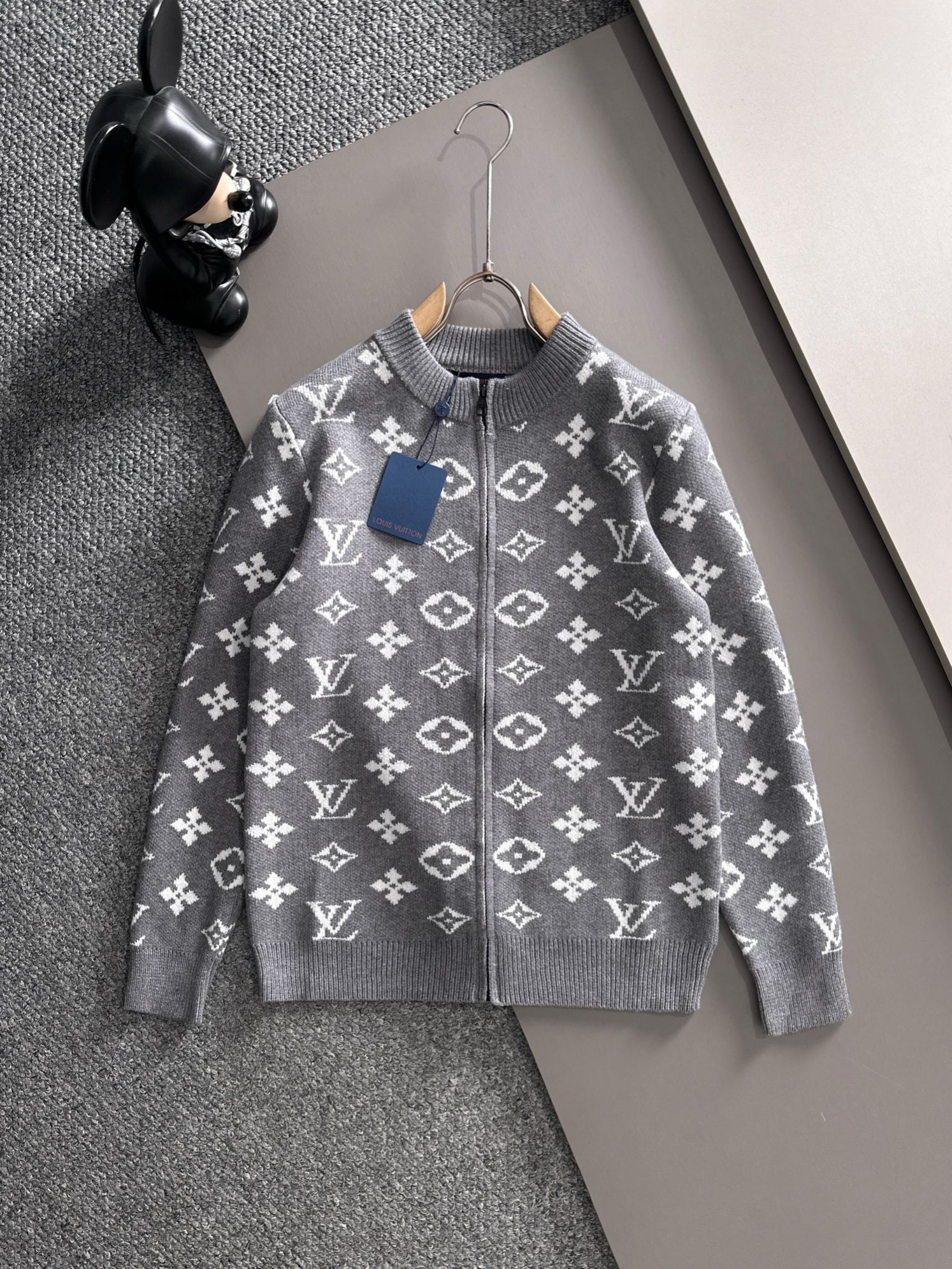 gucci 2025秋冬新款拉链开衫羊毛毛衣 高品质意大利进口羊毛混纺面料，高密度针织，时尚百搭毛衣，帅