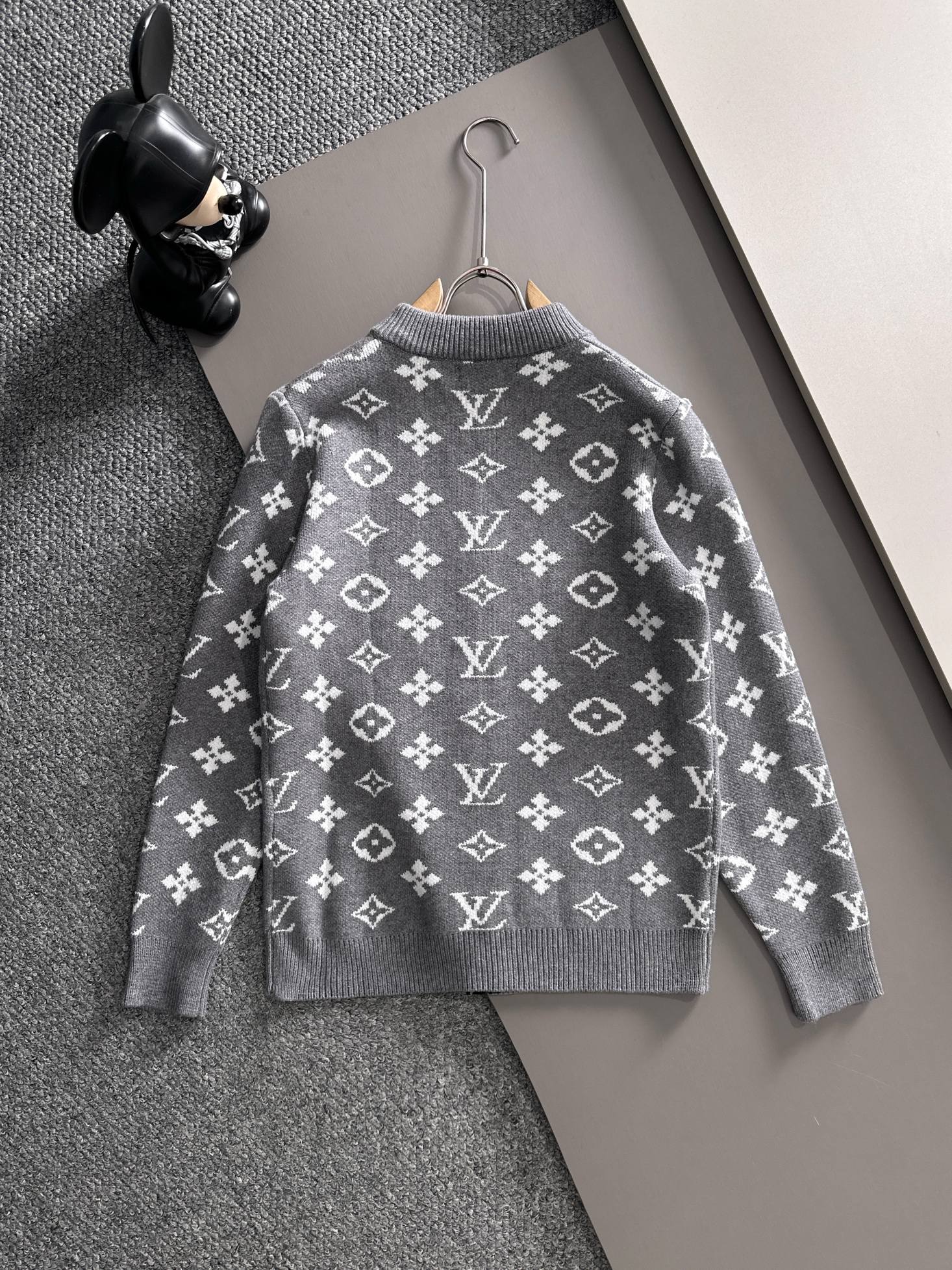 gucci 2025秋冬新款拉链开衫羊毛毛衣 高品质意大利进口羊毛混纺面料，高密度针织，时尚百搭毛衣，帅