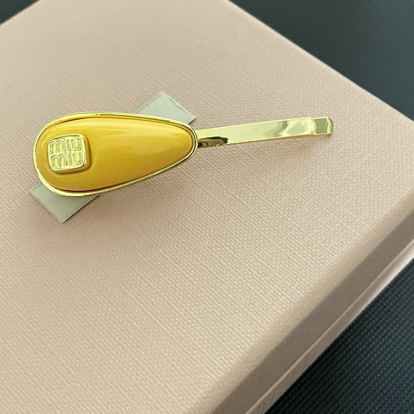 Miu Miu Pearl & Rhinestone French Pin: Double-prong Design for Updos 9 i1760525531976 349 0 3