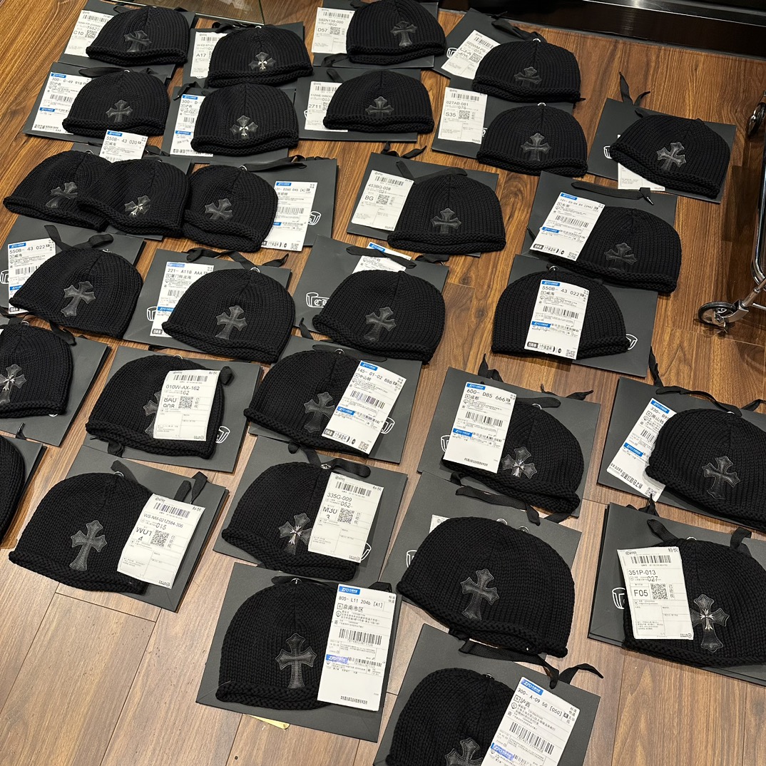 Hats, daily shipping