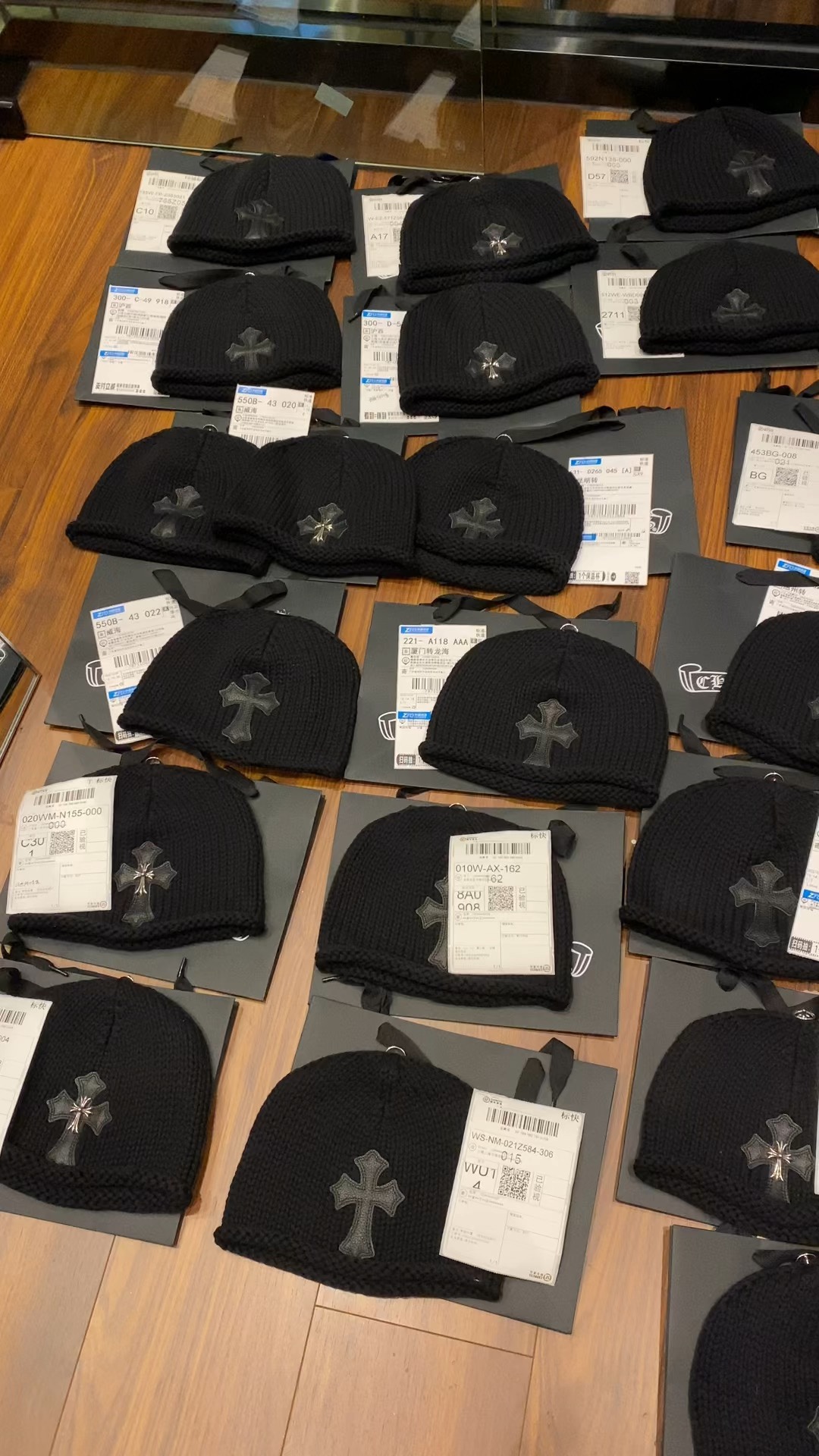 Hats, daily shipping