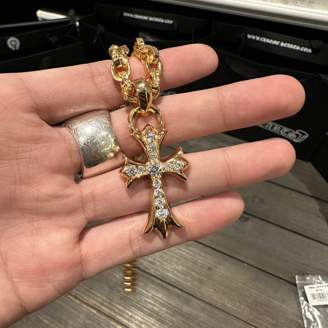 Custom Gold-Plated Diamond Setting, Necklace Pendant