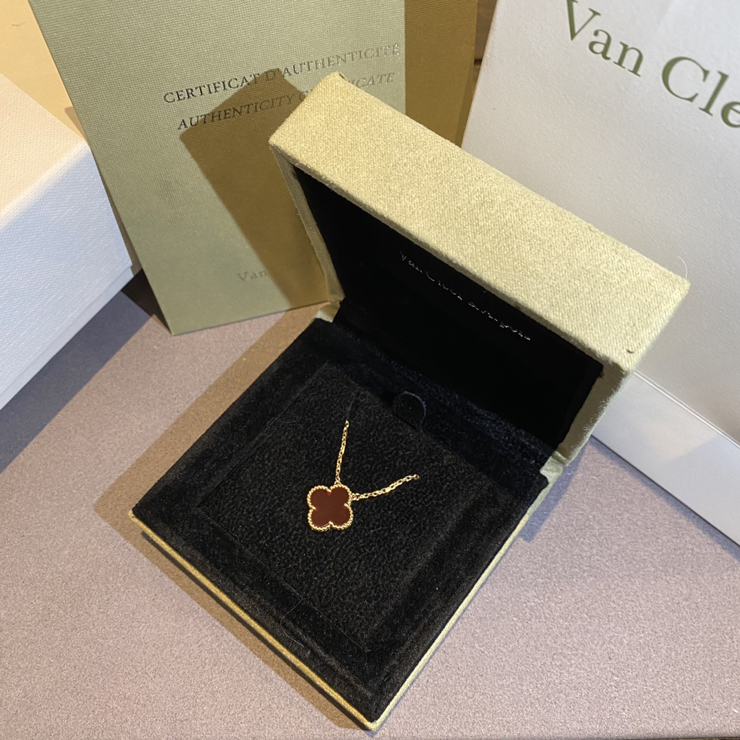 VCA Necklace