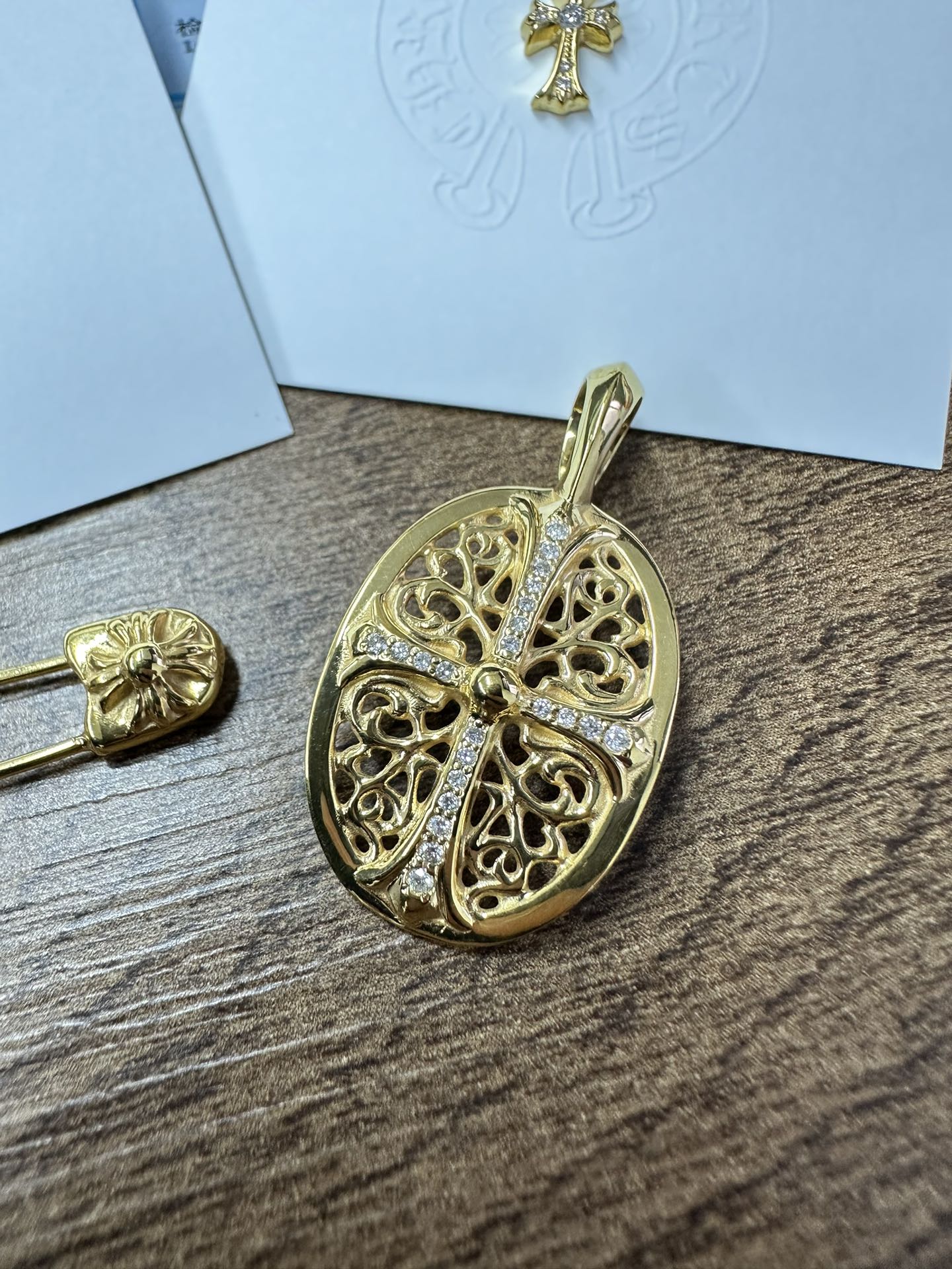 Gold-plated custom with diamond setting