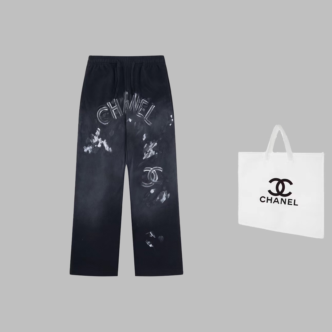 2024 Chanel Handbags Collection: Twirling Pants, Hand-painted Logo, Custom Gok Thongs - 图片 1