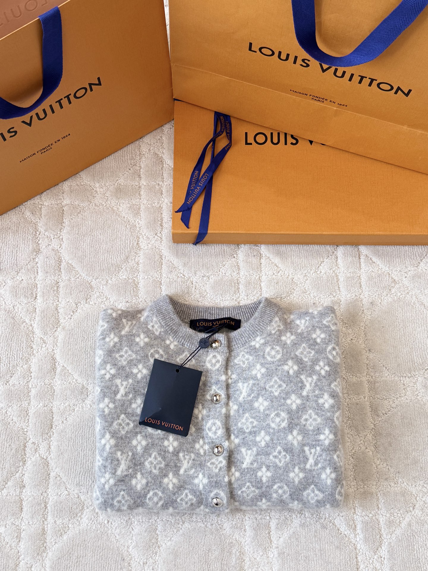 루이비통 25FW 여성 가디건 136551 Louis Vuitton Cardigan 썸네일 이미지